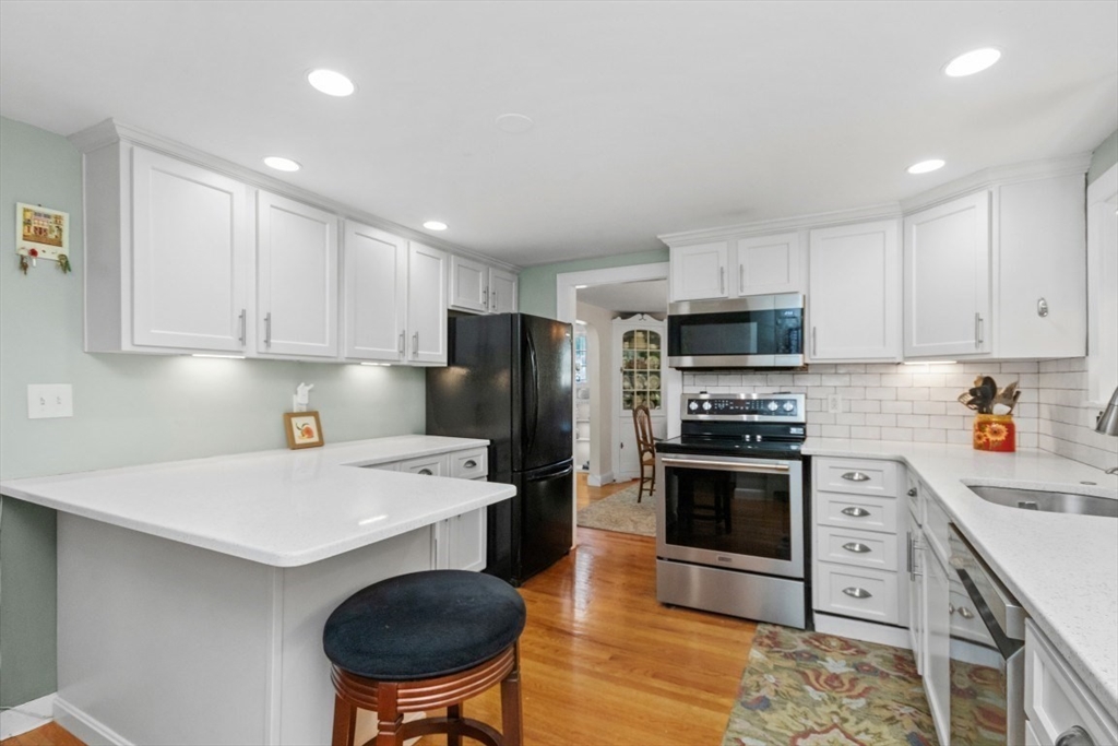 Westwood, Massachusetts, 02090, United States, 3 Bedrooms Bedrooms, ,2 BathroomsBathrooms,Residential,For Sale,1902303