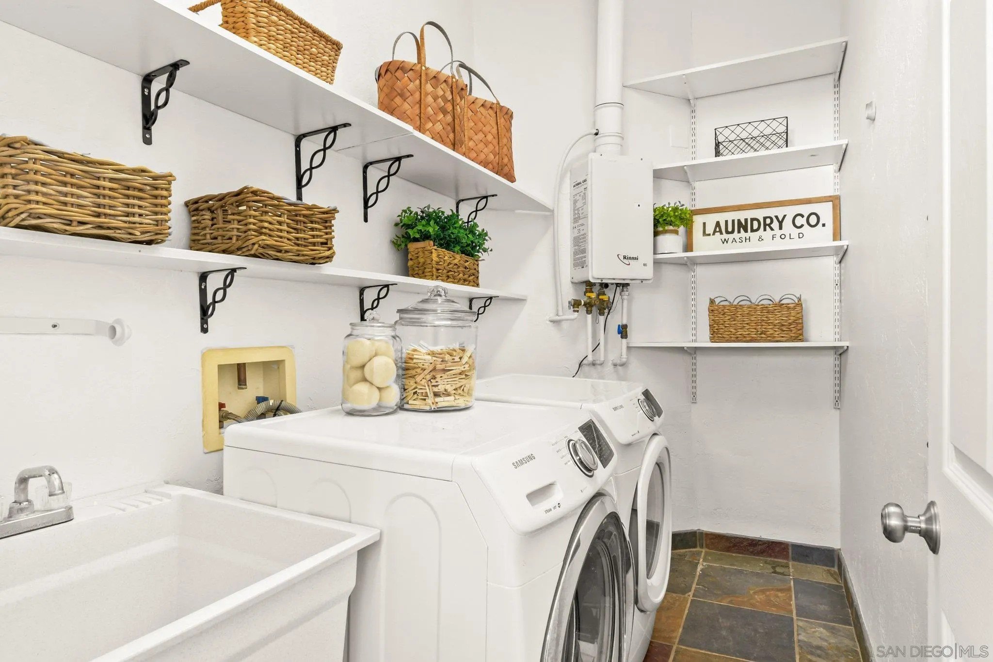 San Diego, California, 92107, United States, 3 Bedrooms Bedrooms, ,2 BathroomsBathrooms,Residential,For Sale,1988233