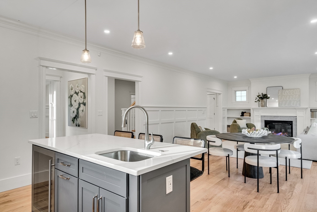 Lexington, Massachusetts, 02421, United States, 6 Bedrooms Bedrooms, ,6 BathroomsBathrooms,Residential,For Sale,2001660