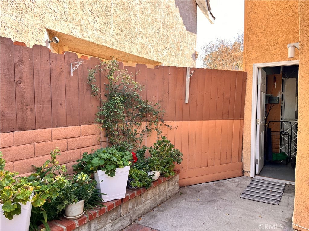 Canyon Country, California, 91351, United States, 3 Bedrooms Bedrooms, ,2 BathroomsBathrooms,Residential,For Sale,2006258