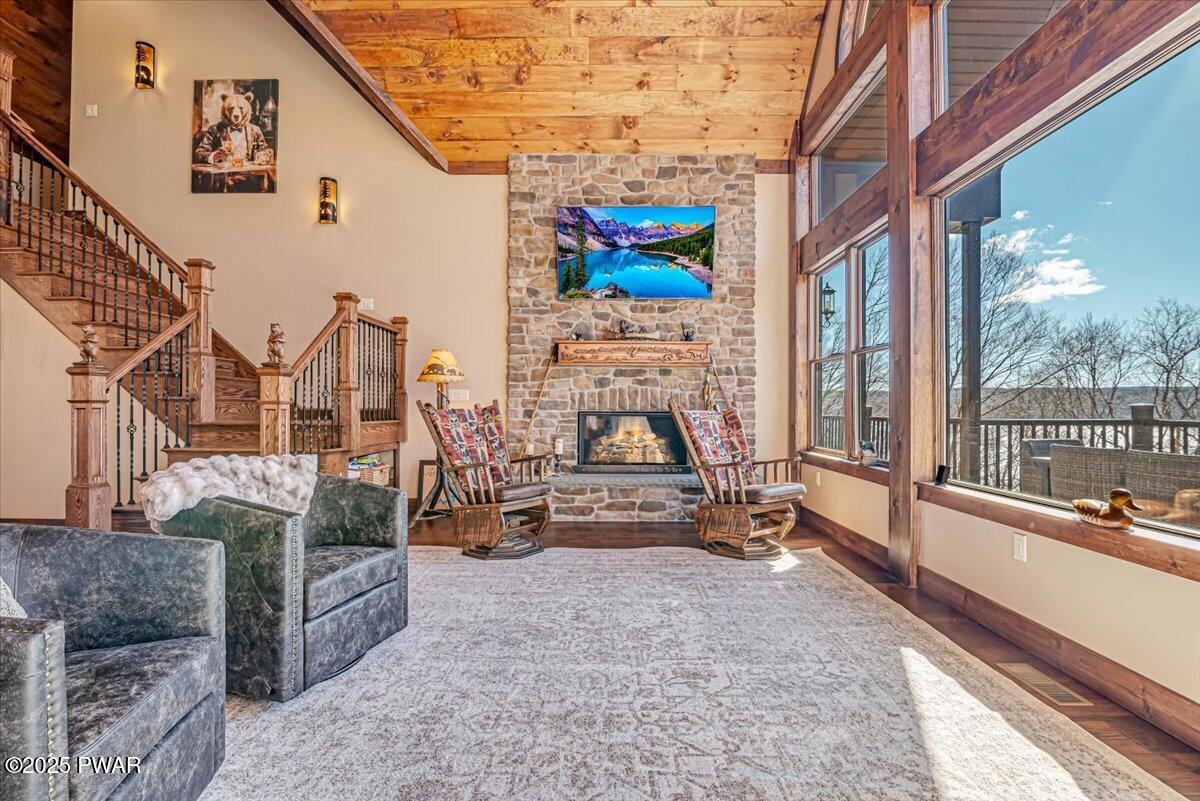 Lake Ariel, Pennsylvania, 18436, United States, 6 Bedrooms Bedrooms, ,4 BathroomsBathrooms,Residential,For Sale,2005698