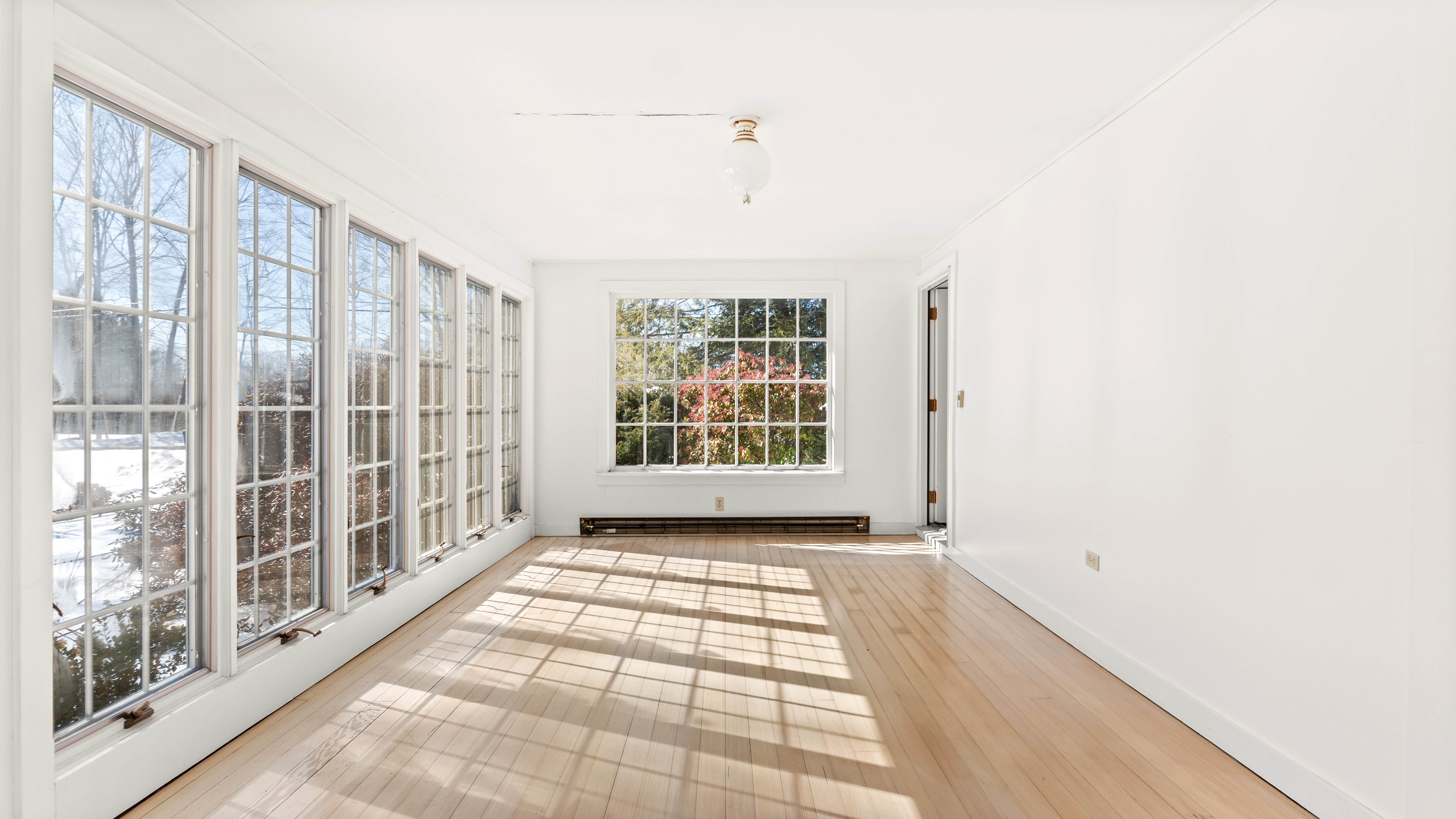 Richmond Estate Near Tanglewood: 5+ Acres, Pond Access, & Bonus Suite - 物件實景