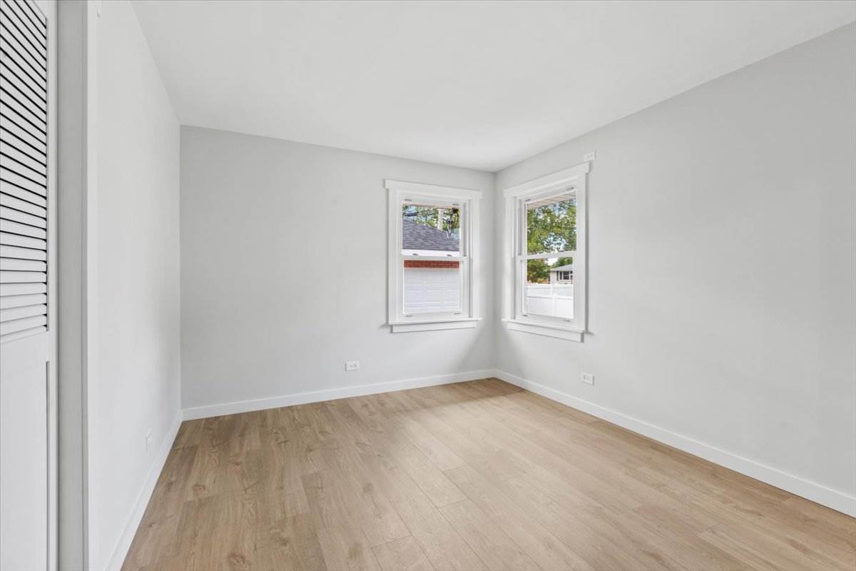 Evergreen Park, Illinois, 60805, United States, 5 Bedrooms Bedrooms, ,4 BathroomsBathrooms,Residential,For Sale,1972389