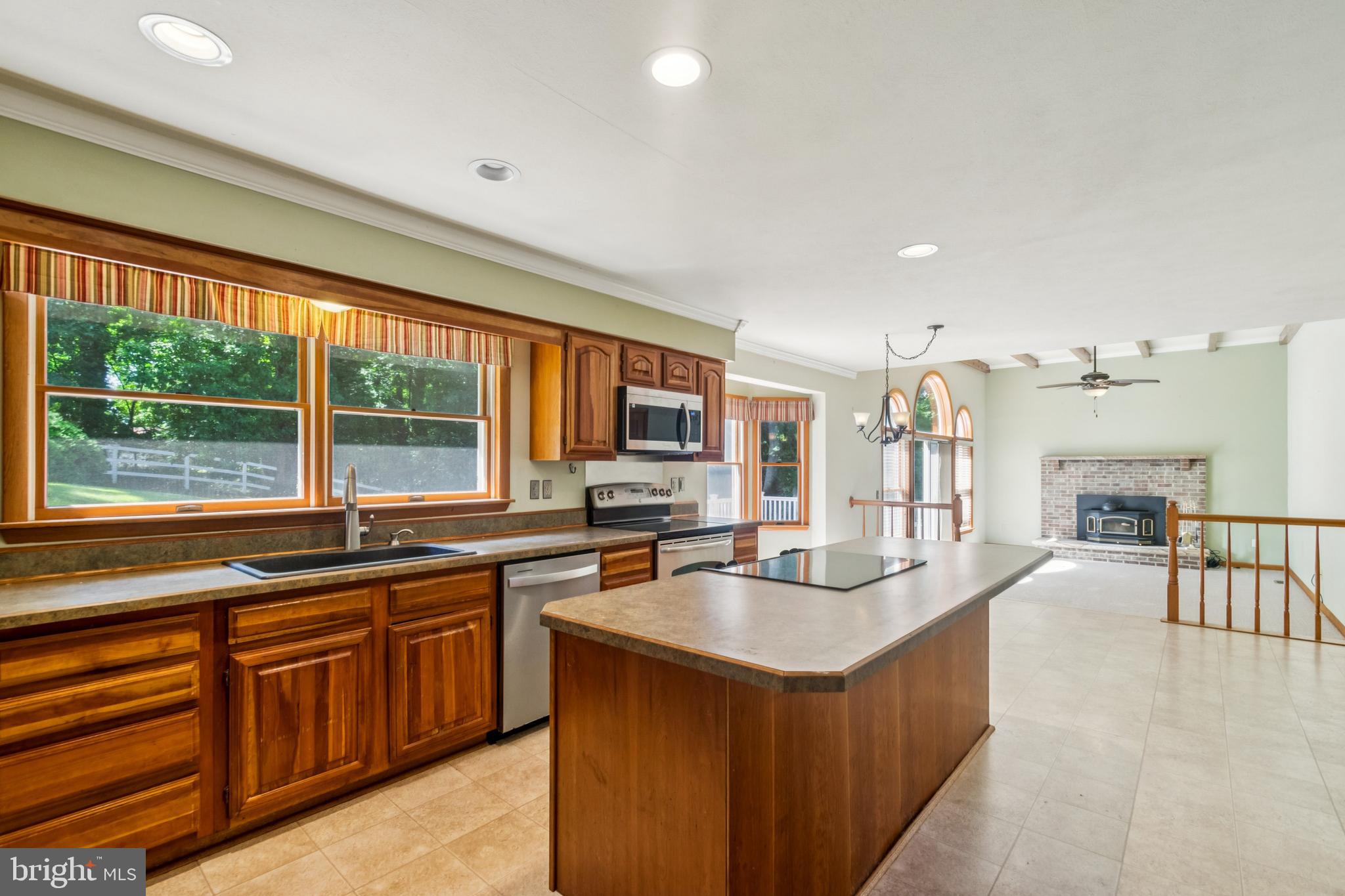 Crownsville, Maryland, 21032, United States, 5 Bedrooms Bedrooms, ,3 BathroomsBathrooms,Residential,For Sale,1922102