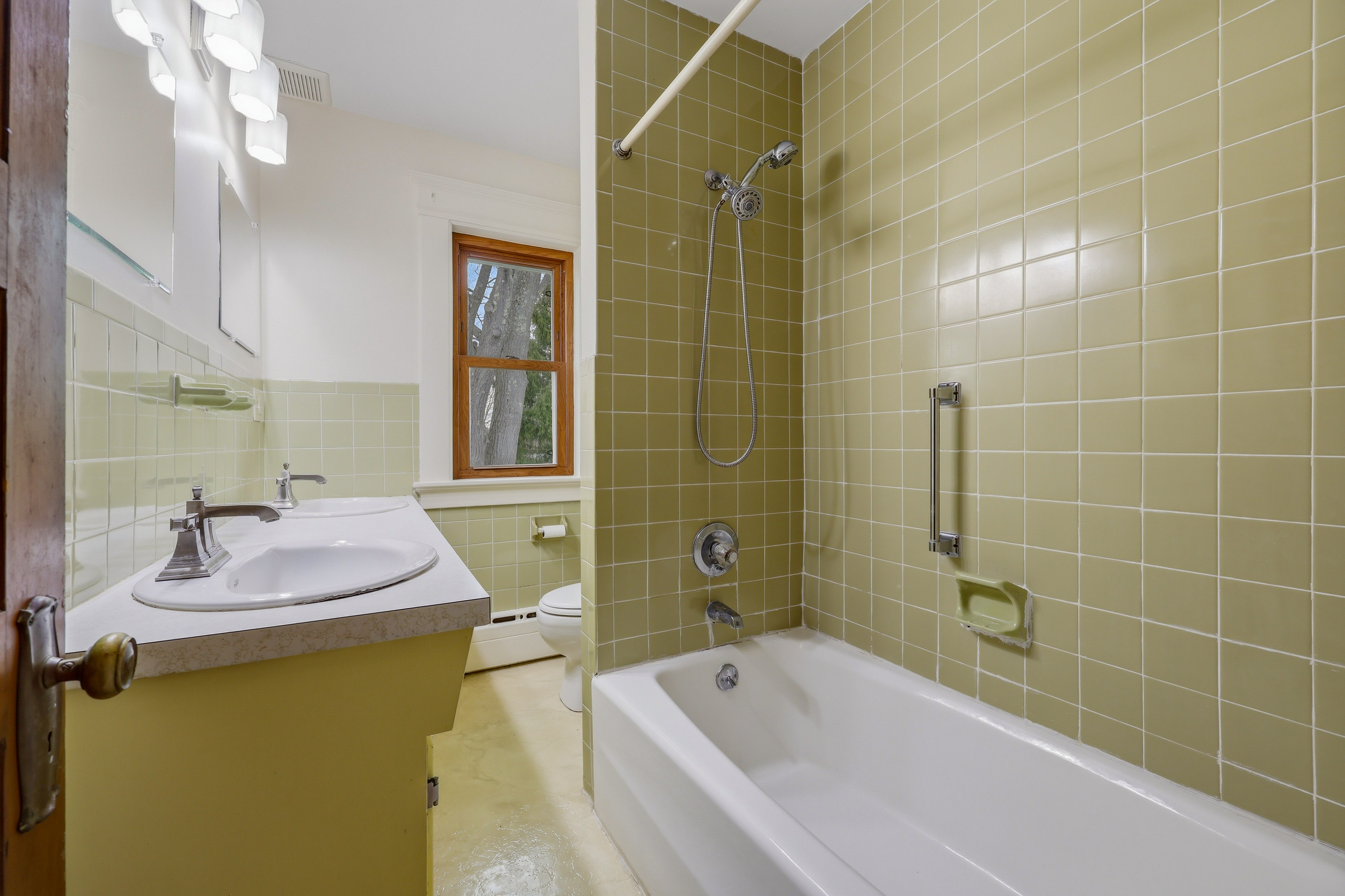  A Classic 1913 Colonial Set in the South Farms Area - 物件實景