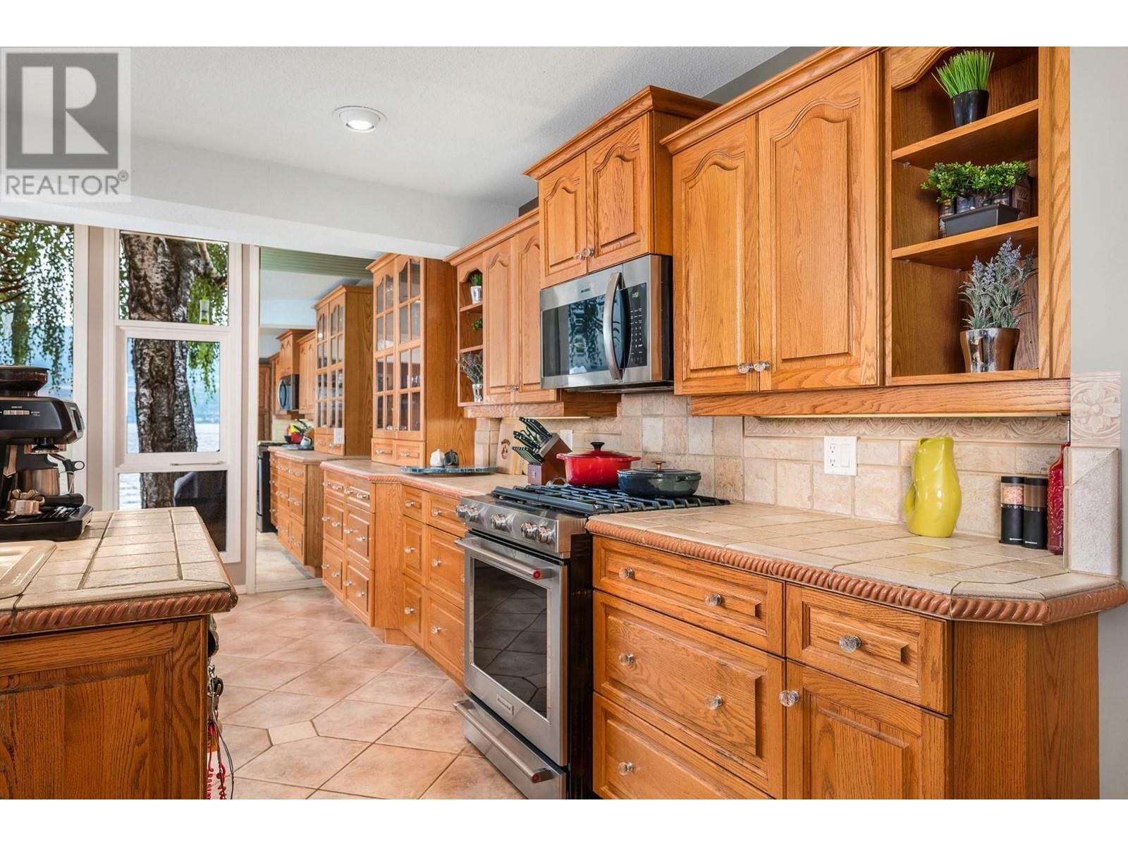 VERNON, British Columbia, V1H 1C8, CA, 5 Bedrooms Bedrooms, ,3 BathroomsBathrooms,Residential,For Sale,1838241