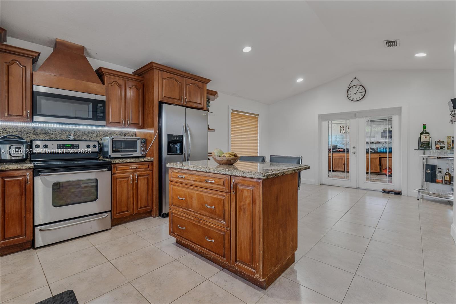 Miami, Florida, 33165, United States, 3 Bedrooms Bedrooms, ,2 BathroomsBathrooms,Residential,For Sale,1906706