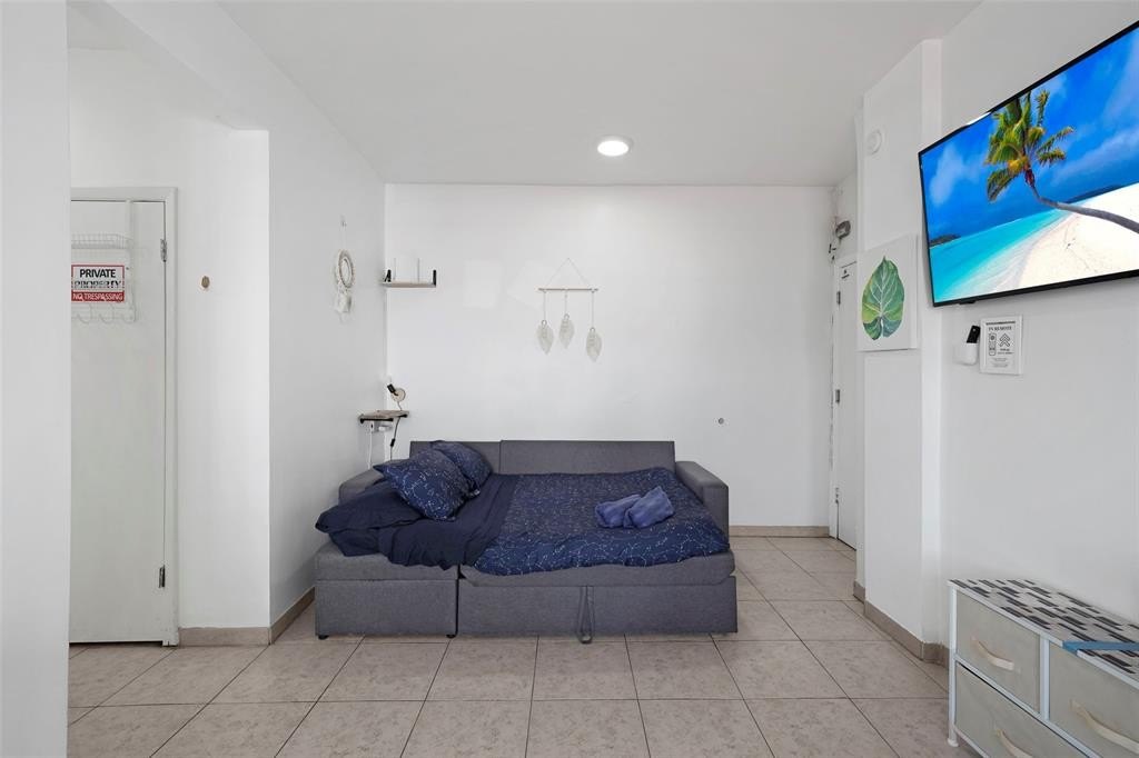 Miami Beach, Florida, 33139, United States, 2 Bedrooms Bedrooms, ,2 BathroomsBathrooms,Residential,For Sale,1923185