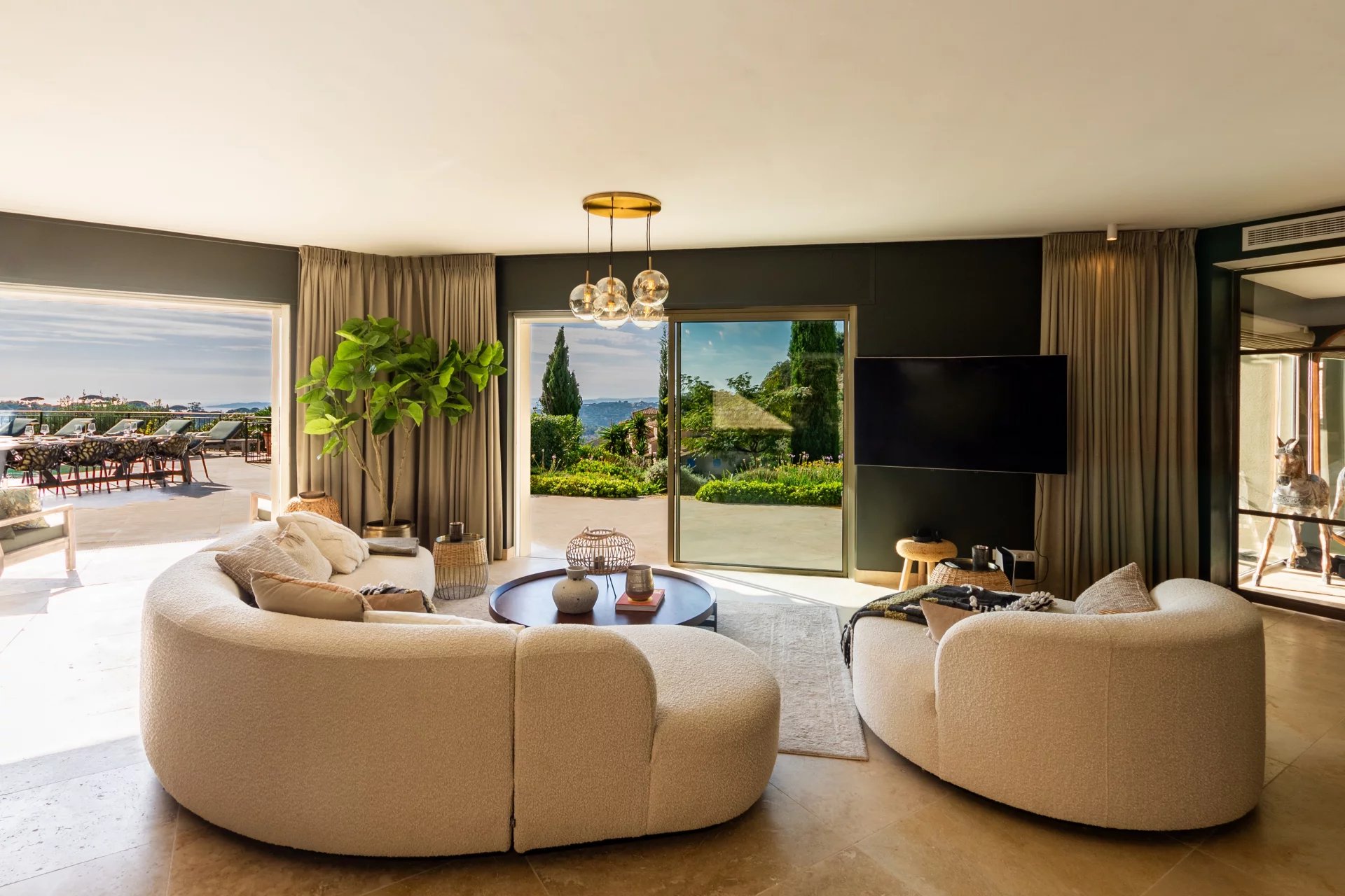 Sainte-Maxime, Provence-Alpes-Côte d’Azur, 83120, FR, 6 Bedrooms Bedrooms, ,6 BathroomsBathrooms,Residential,For Sale,1866313