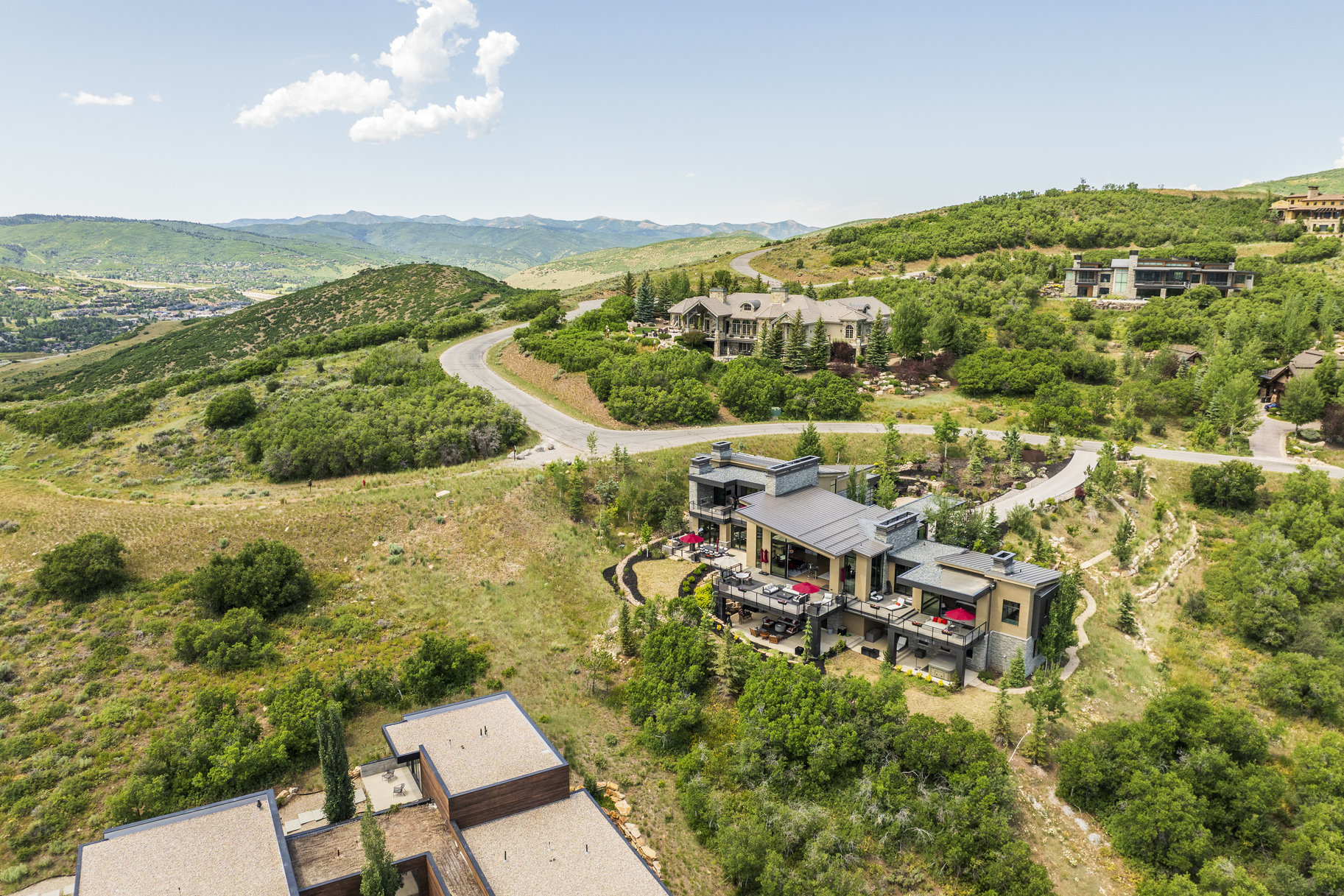  Sophisticated Mountain Design with Unmatched Views in an Elite Setting - 物件實景