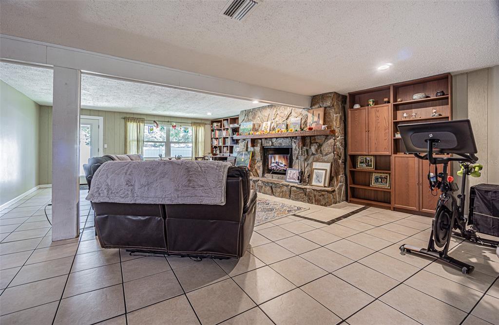 Palm Harbor, Florida, 34683, United States, 4 Bedrooms Bedrooms, ,3 BathroomsBathrooms,Residential,For Sale,1974920