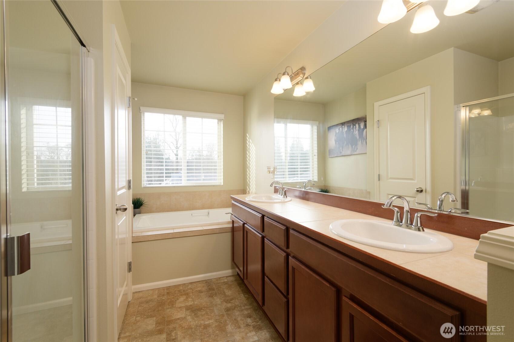 DUVALL, Washington, 98019, United States, 3 Bedrooms Bedrooms, ,3 BathroomsBathrooms,Residential,For Sale,1885631