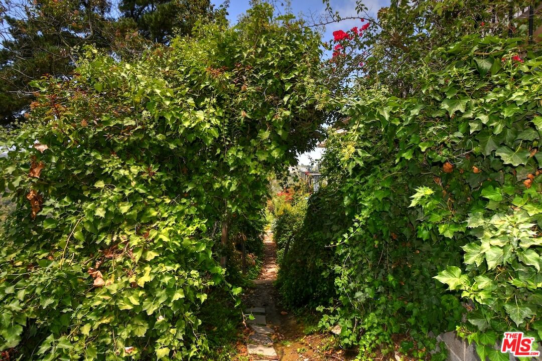 Los Angeles, California, 90077, United States, 2 Bedrooms Bedrooms, ,2 BathroomsBathrooms,Residential,For Sale,1919812