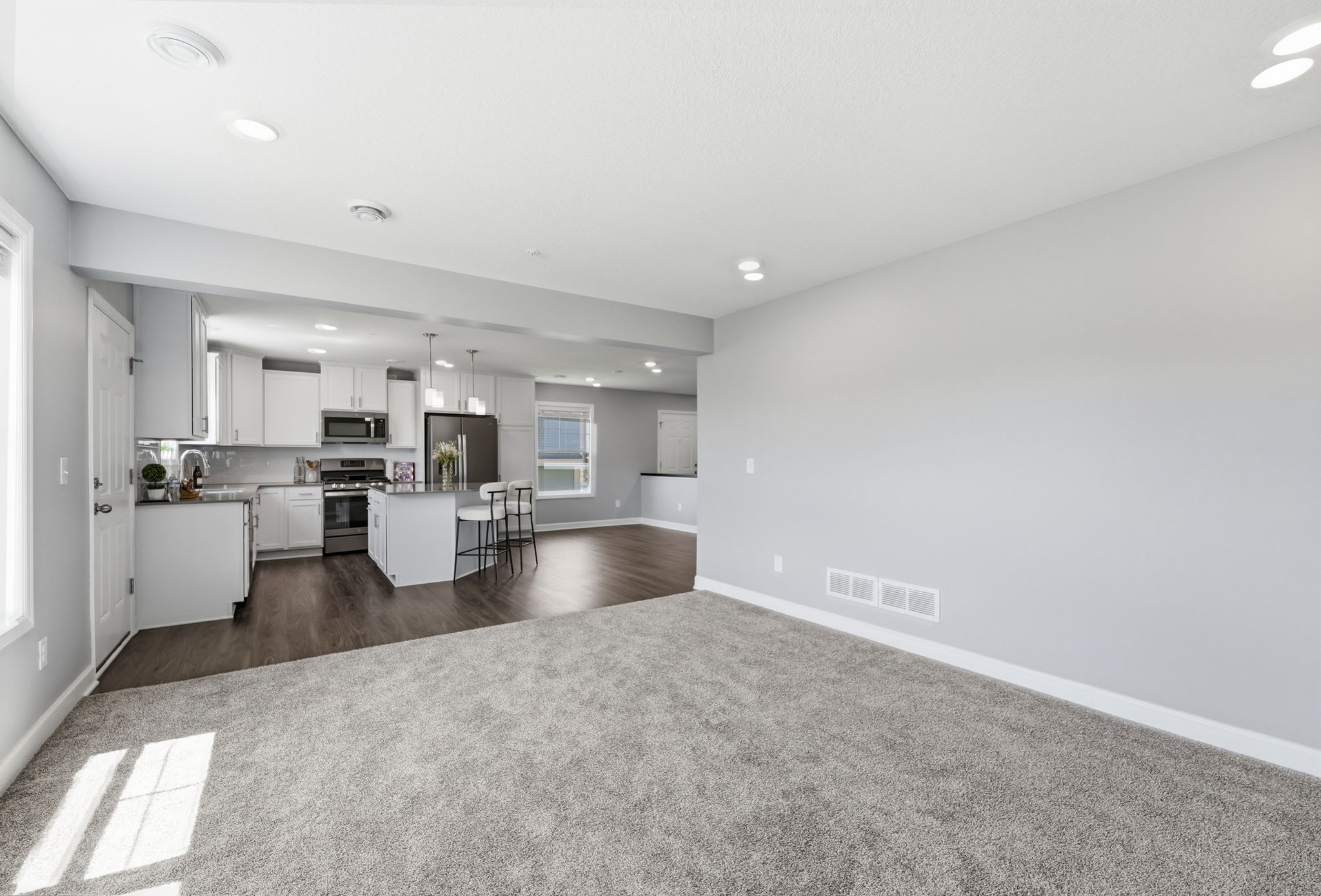  Refined Victoria Townhome with Exceptional Modern Style - 物件實景