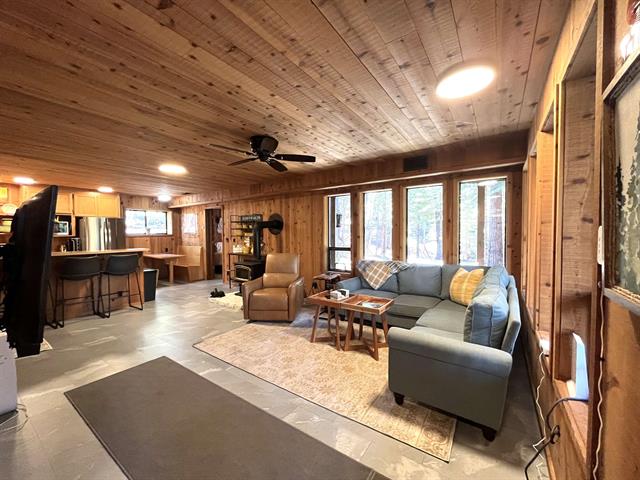 Lake Almanor West, California, 96920, United States, 5 Bedrooms Bedrooms, ,3 BathroomsBathrooms,Residential,For Sale,1949683