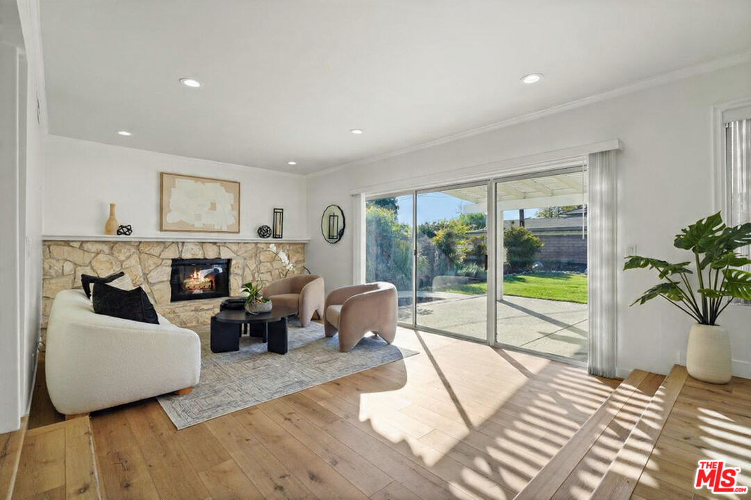 Porter Ranch, California, 91326, United States, 3 Bedrooms Bedrooms, ,2 BathroomsBathrooms,Residential,For Sale,1989253