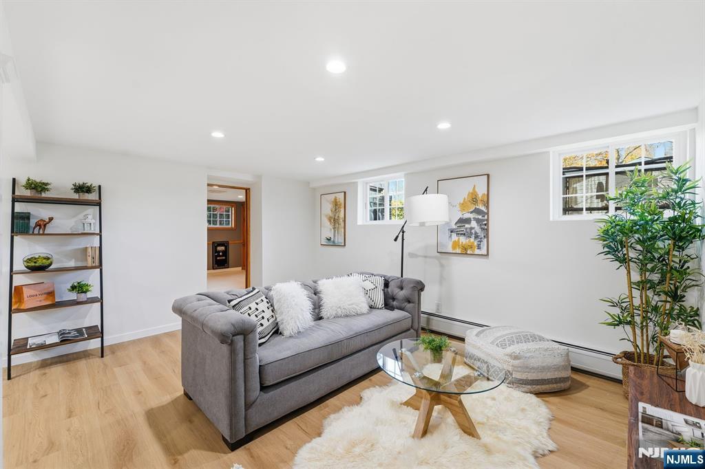 Twp of Washington, New Jersey, 07676, United States, 5 Bedrooms Bedrooms, ,3 BathroomsBathrooms,Residential,For Sale,1989508