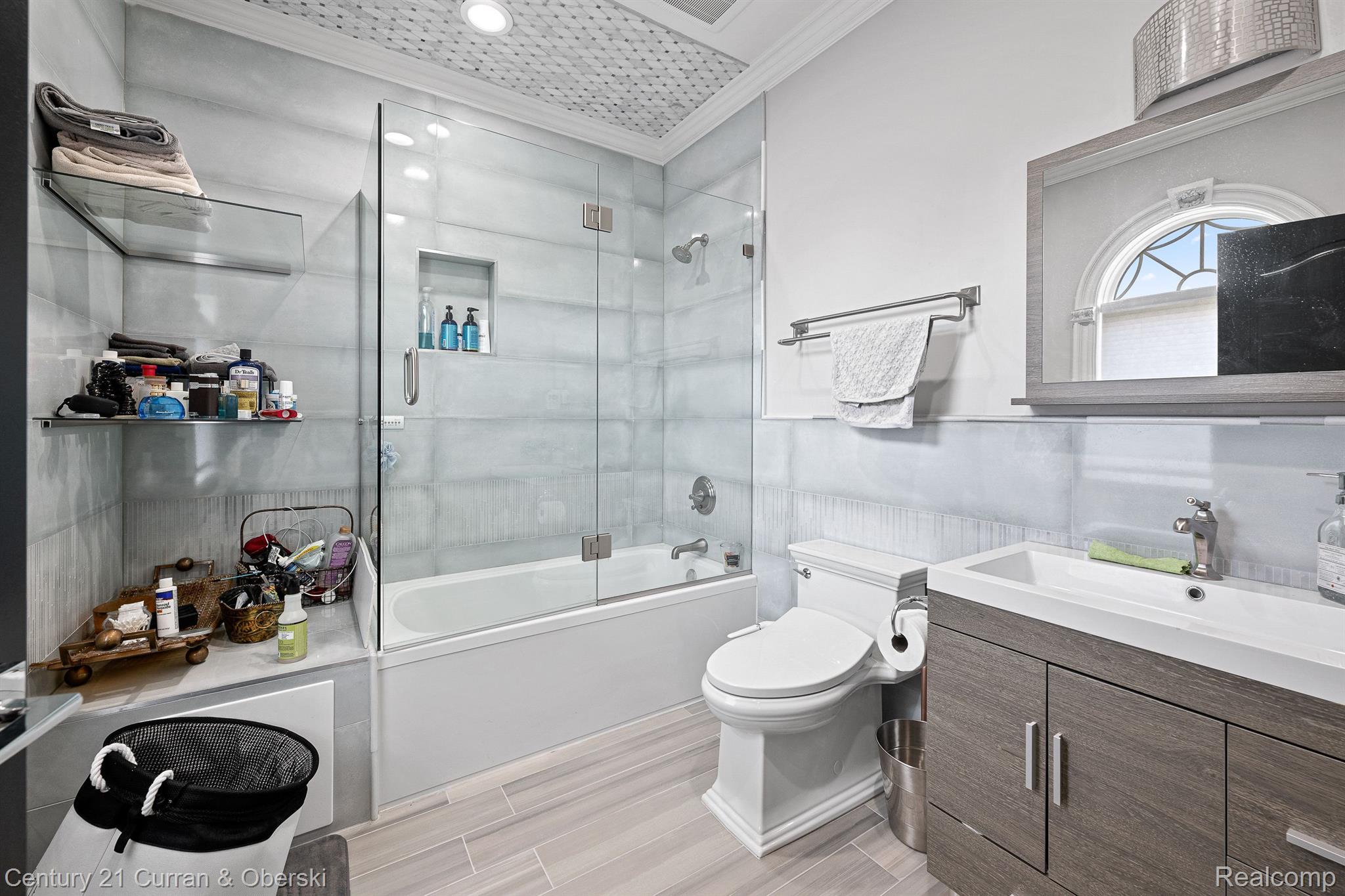 Northville Township, Michigan, 48168, United States, 7 Bedrooms Bedrooms, ,10 BathroomsBathrooms,Residential,For Sale,2006109