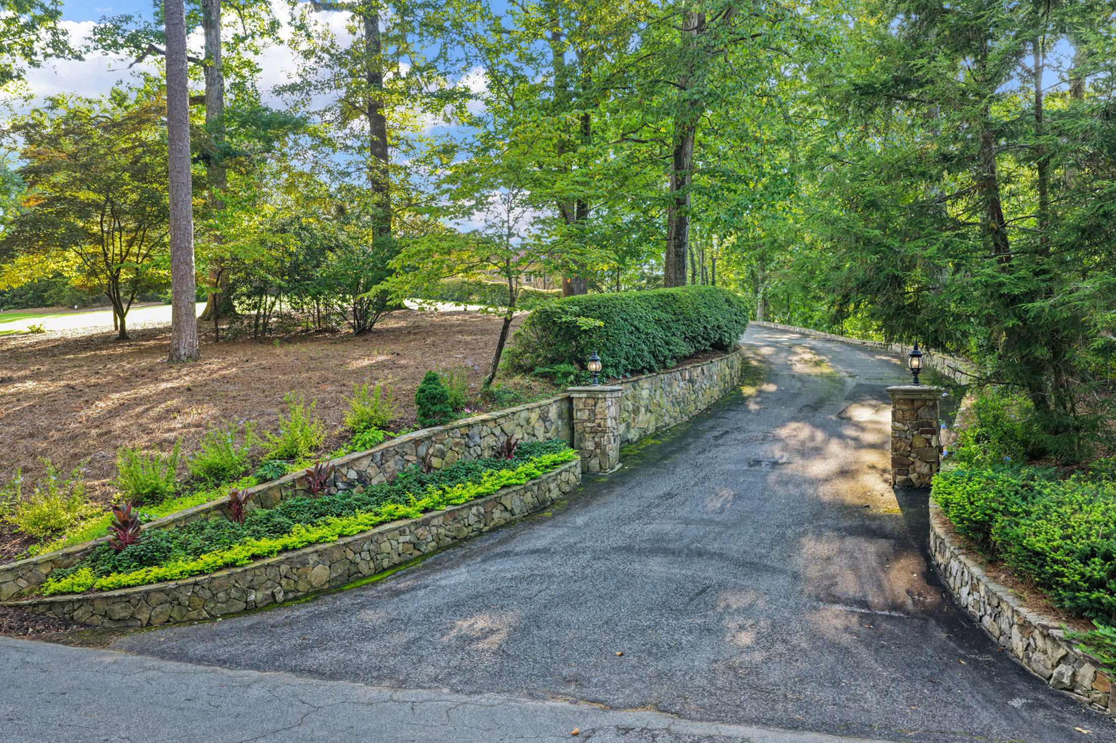  Remarkable Spanish-style Estate on 3.8+/- Private Acres - 物件實景