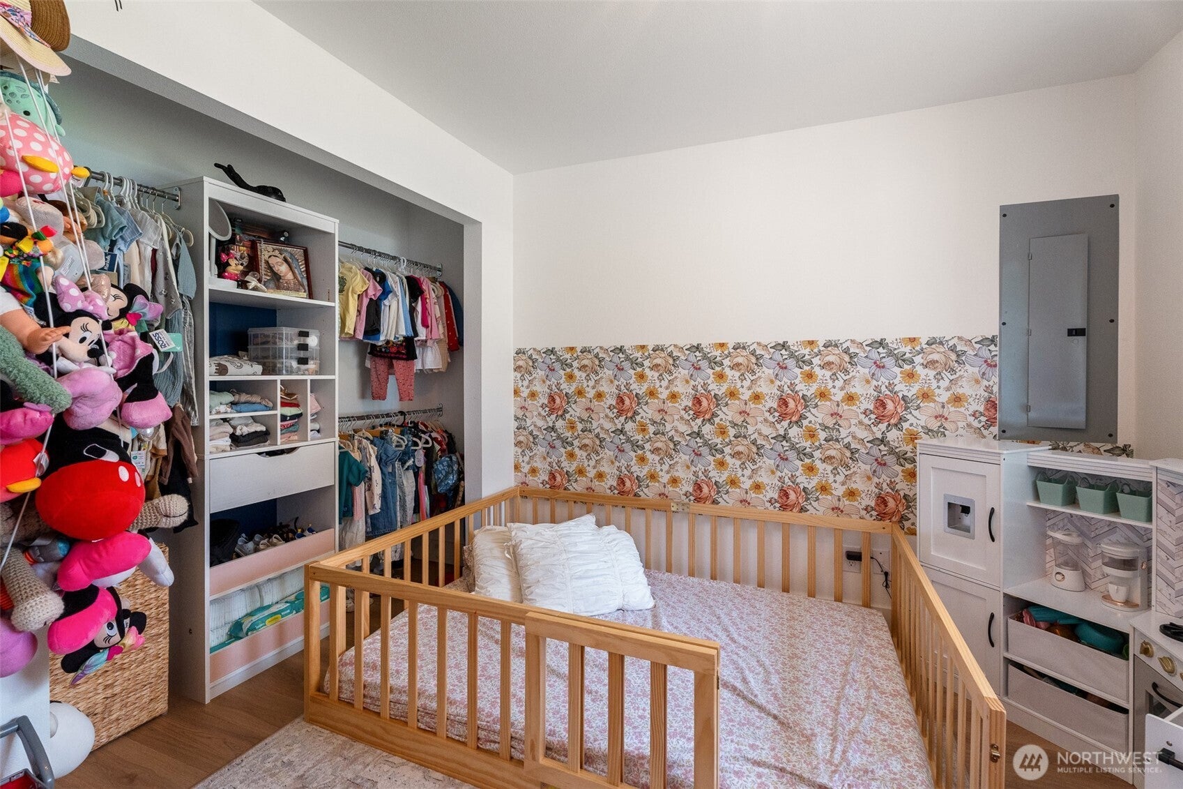 East Wenatchee, Washington, 98802, United States, 4 Bedrooms Bedrooms, ,3 BathroomsBathrooms,Residential,For Sale,1818784