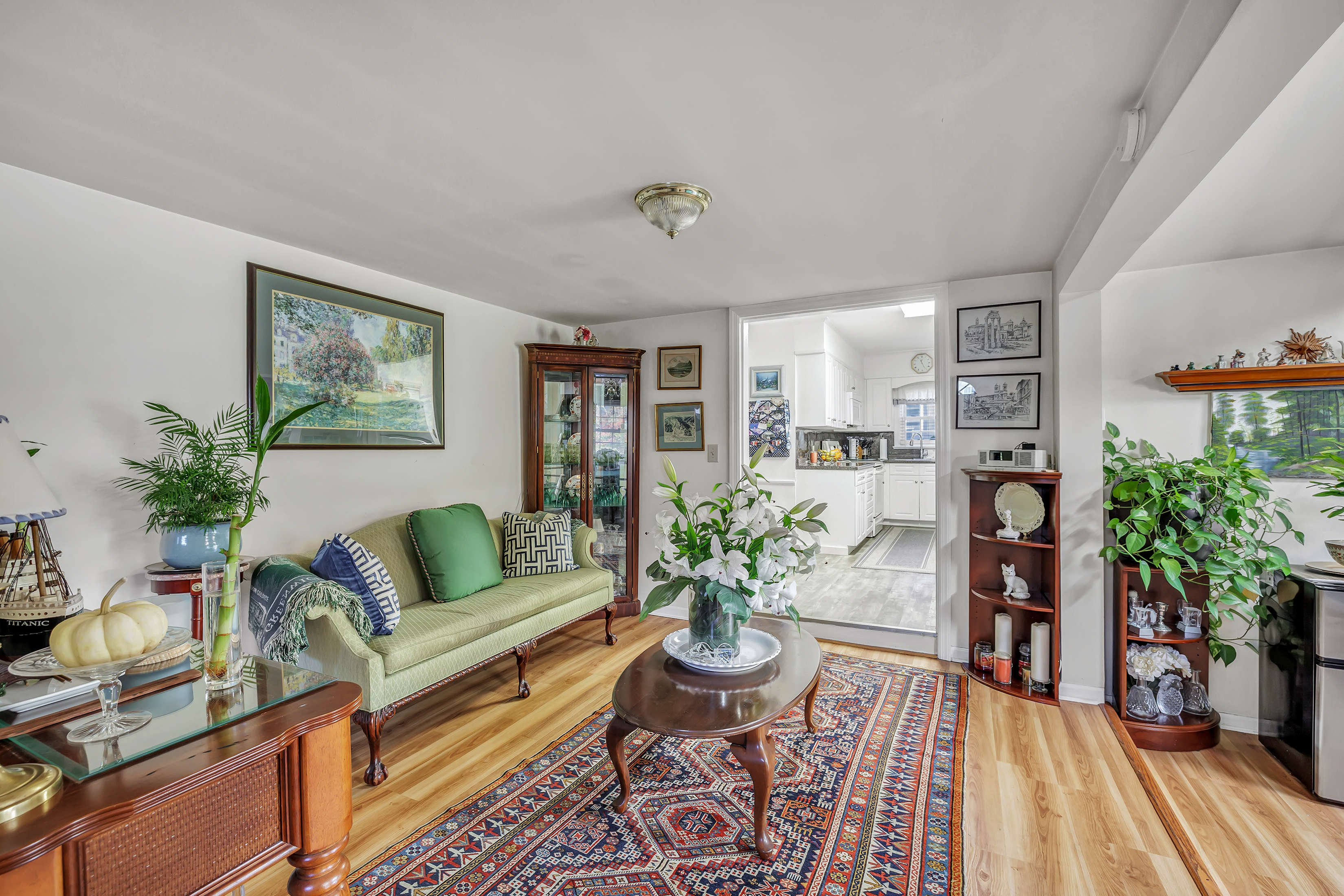 Stratford, Connecticut, 06614, United States, 4 Bedrooms Bedrooms, ,4 BathroomsBathrooms,Residential,For Sale,1996522