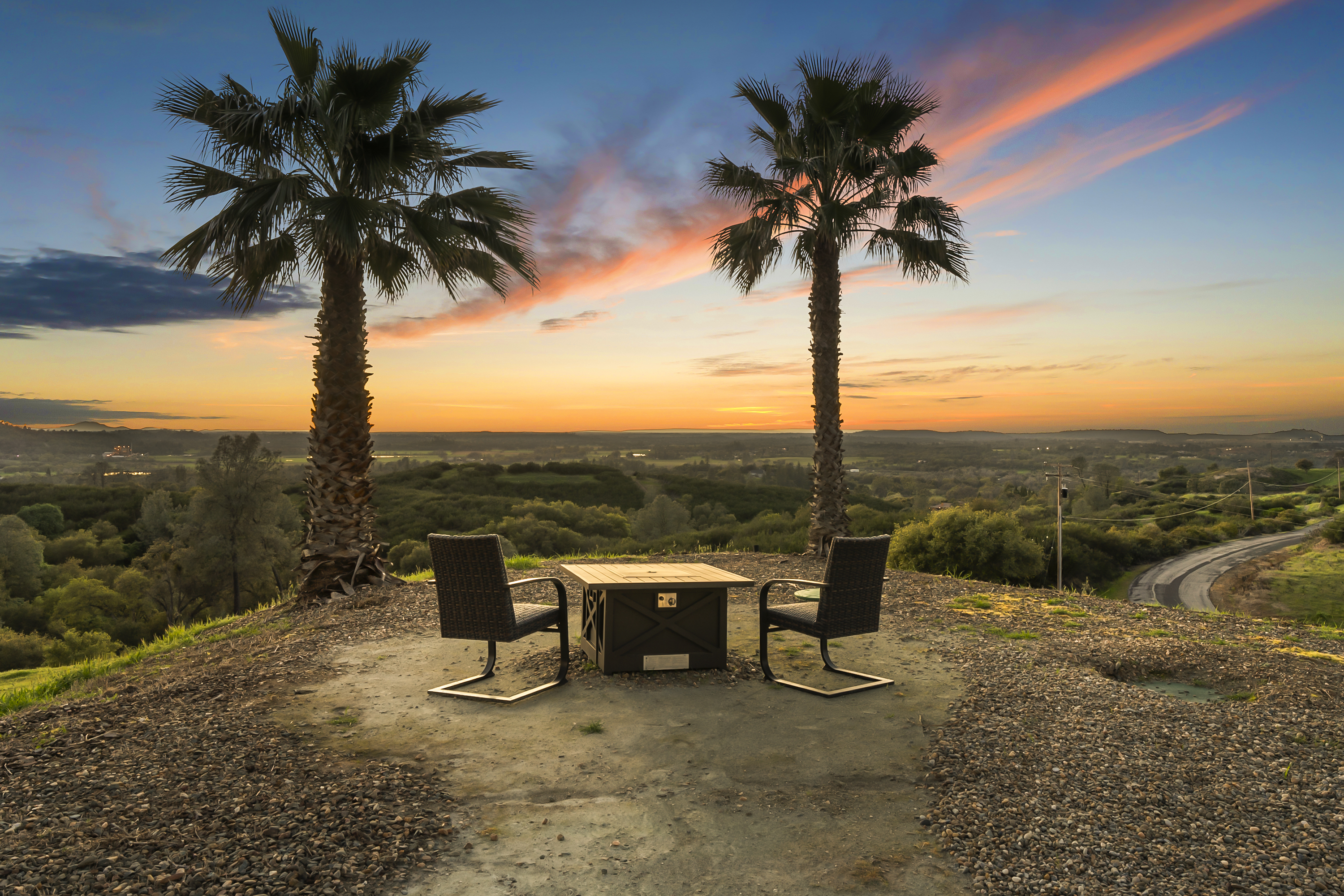  40 Acres - Big Views - Renovated Home - 物件實景