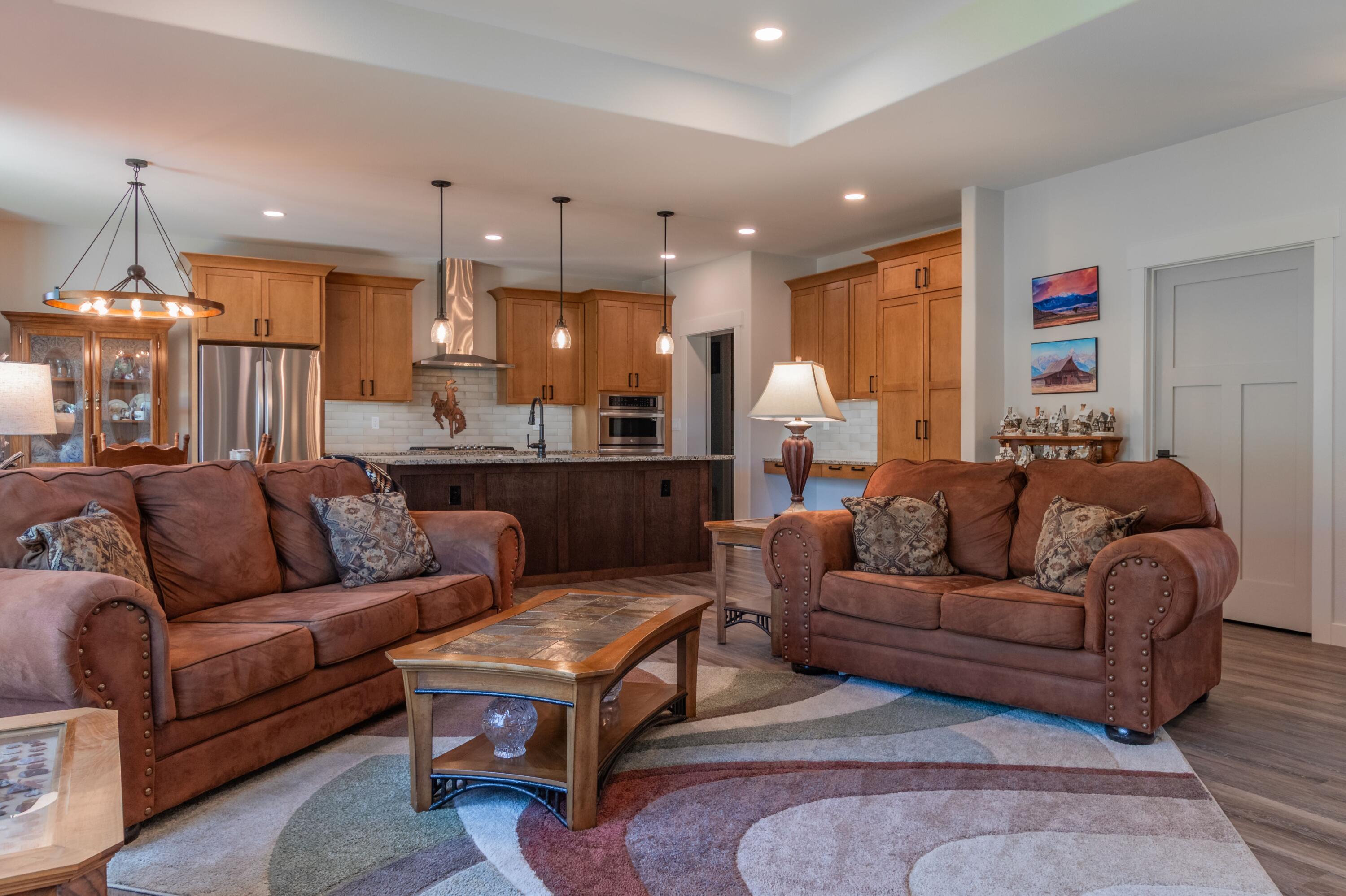 Sheridan, Wyoming, 82801, United States, 3 Bedrooms Bedrooms, ,3 BathroomsBathrooms,Residential,For Sale,2007537