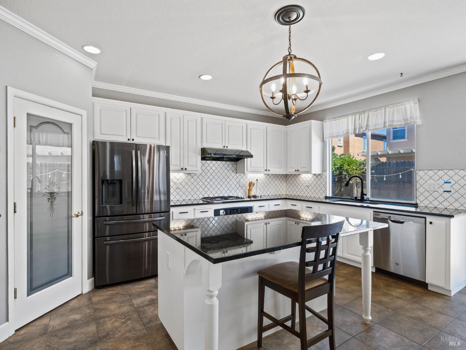Vacaville, California, 95687, United States, 5 Bedrooms Bedrooms, ,4 BathroomsBathrooms,Residential,For Sale,1828372