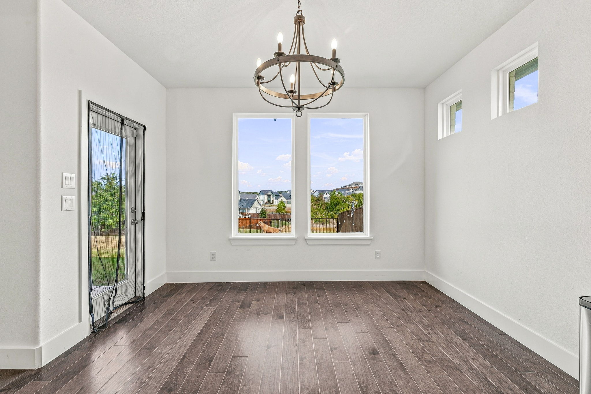  Your New Home Comes with a Rate Advantage - 物件實景