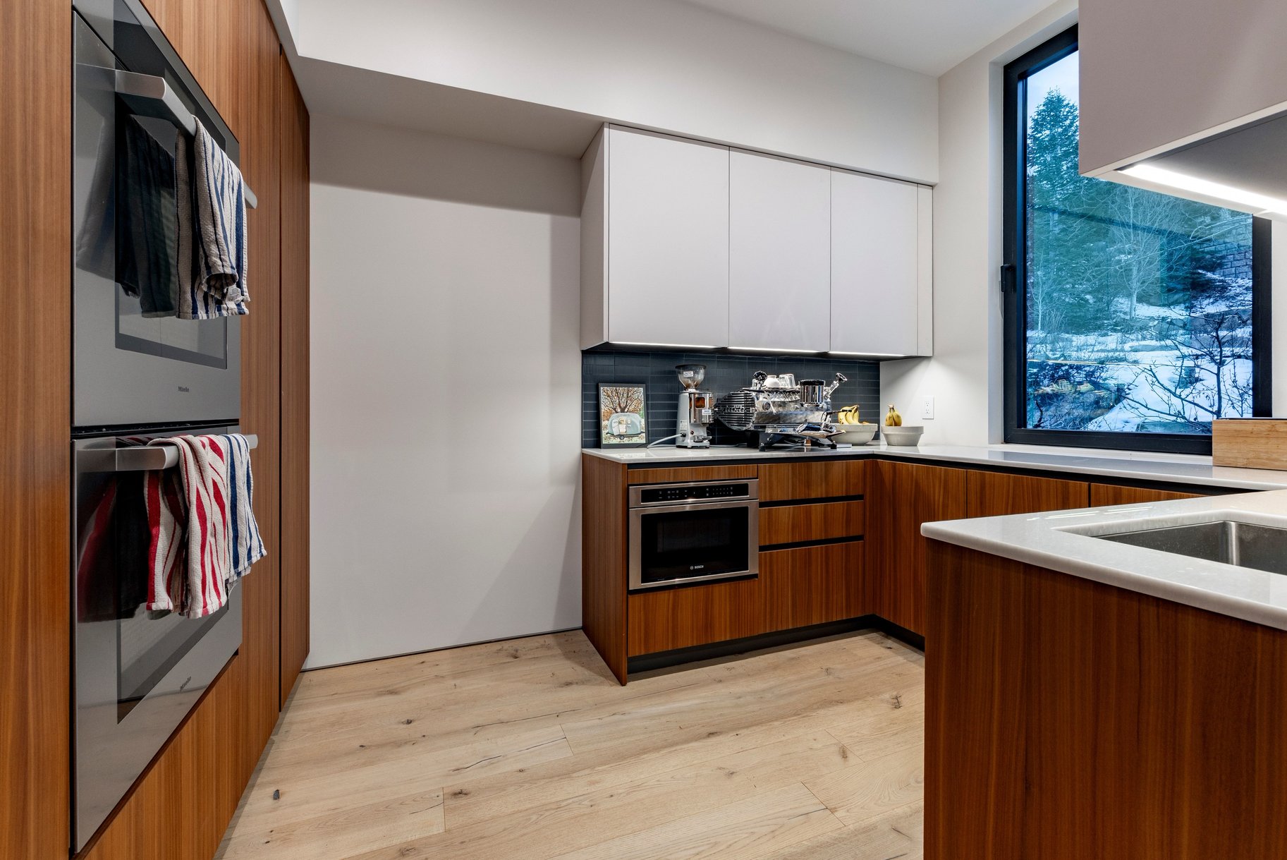  One-of-a-Kind Modern Pinebrook Residence - 物件實景