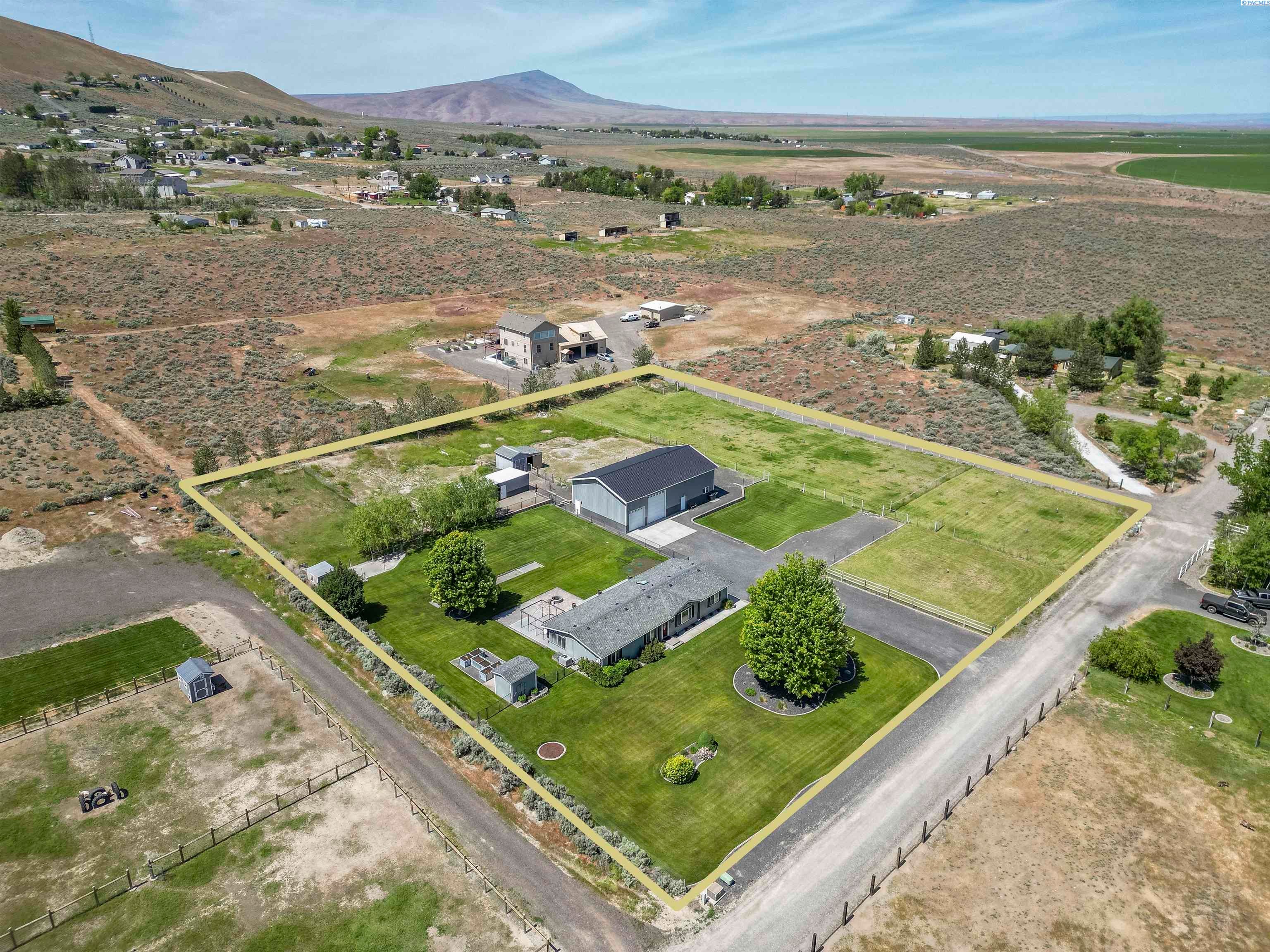 Benton City, Washington, 99320, United States, 3 Bedrooms Bedrooms, ,2 BathroomsBathrooms,Residential,For Sale,1983033