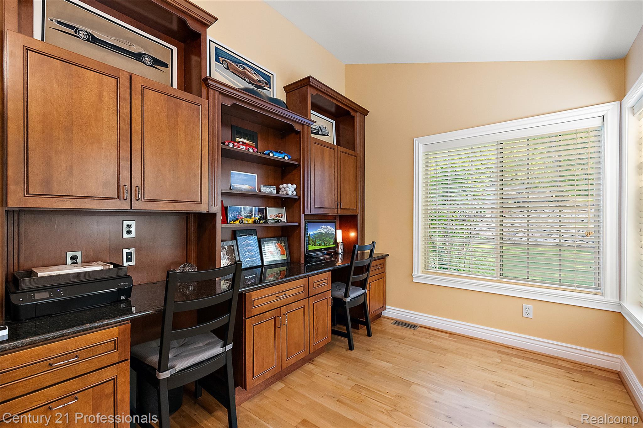 Clarkston, Michigan, 48346, United States, 4 Bedrooms Bedrooms, ,7 BathroomsBathrooms,Residential,For Sale,2048841