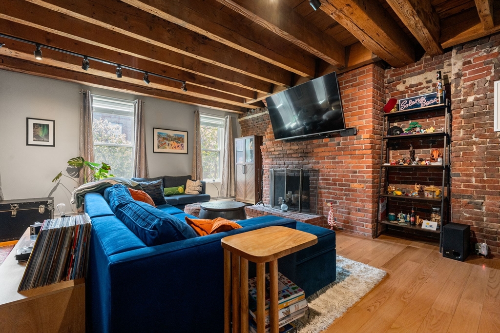Boston, Massachusetts, 02109, United States, 1 Bedroom Bedrooms, ,1 BathroomBathrooms,Residential,For Sale,1874880