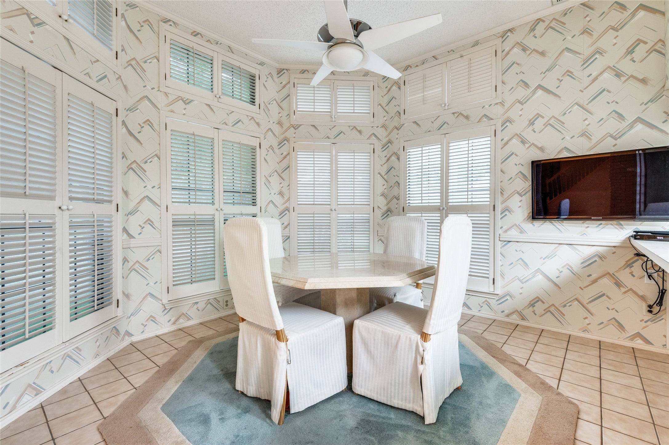 Bedford, Texas, 76021, United States, 5 Bedrooms Bedrooms, ,4 BathroomsBathrooms,Residential,For Sale,1976137