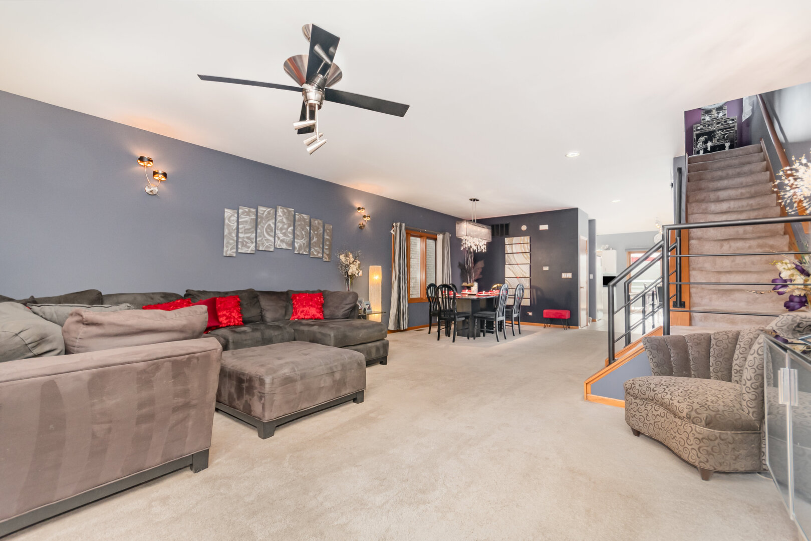 Chicago, Illinois, 60609, United States, 3 Bedrooms Bedrooms, ,3 BathroomsBathrooms,Residential,For Sale,1941639