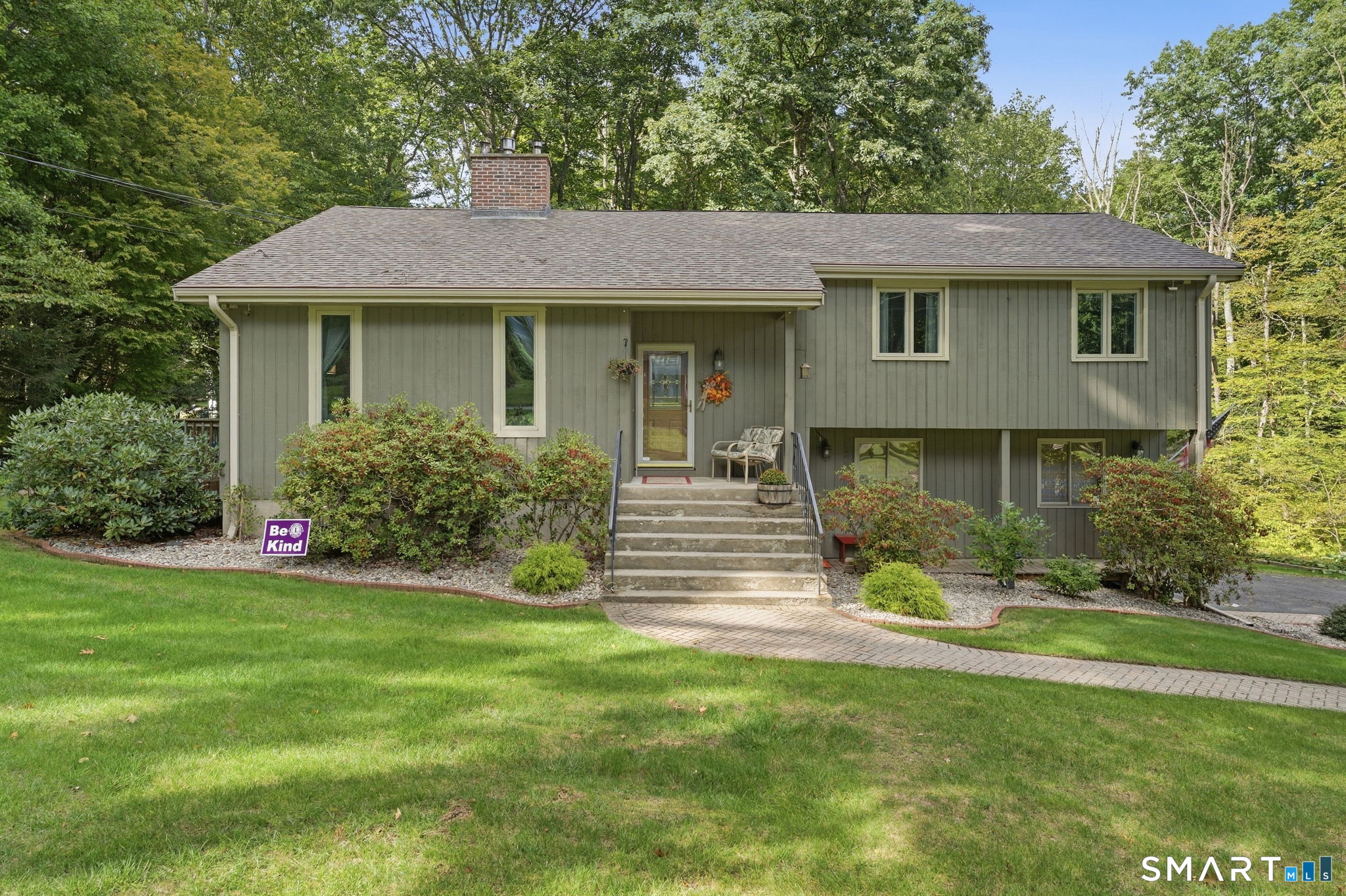 Geraldine Dr, Coventry, CT 06238