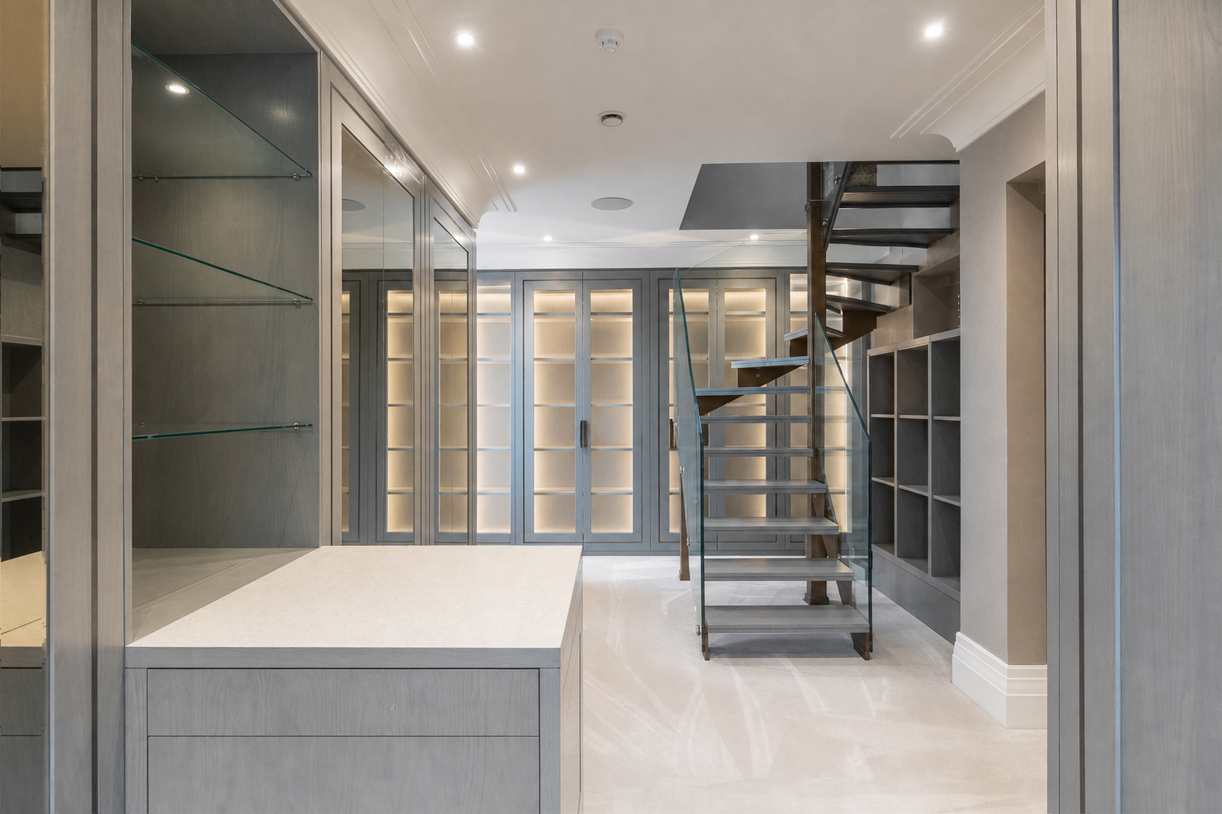  A seven-bedroom Cobham home with a swimming pool and landscaped gardens - 物件實景