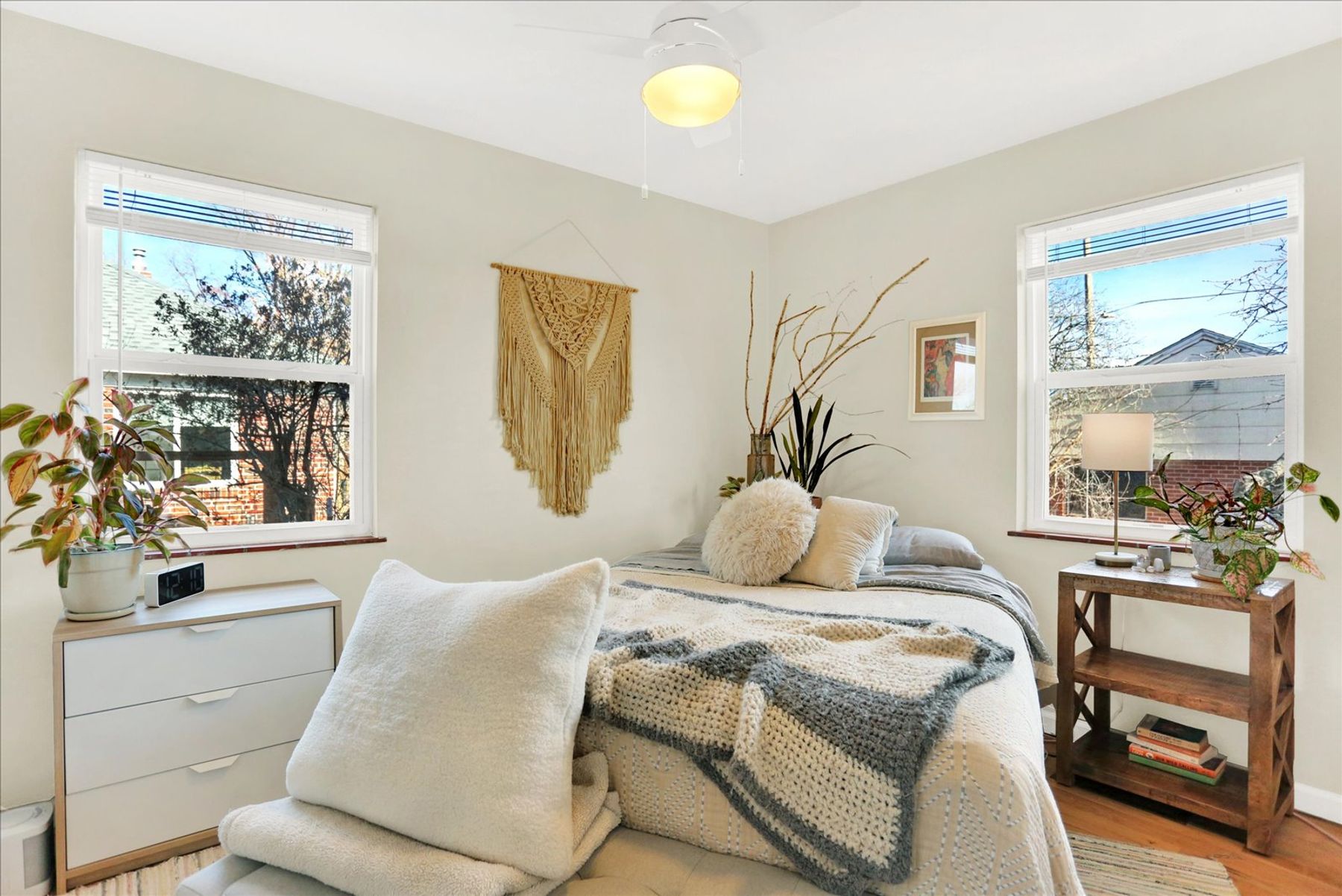  Athmar Park Gem: Newly Remodeled 3-Bed with Basement, Yard & Oversized Garage - 物件實景