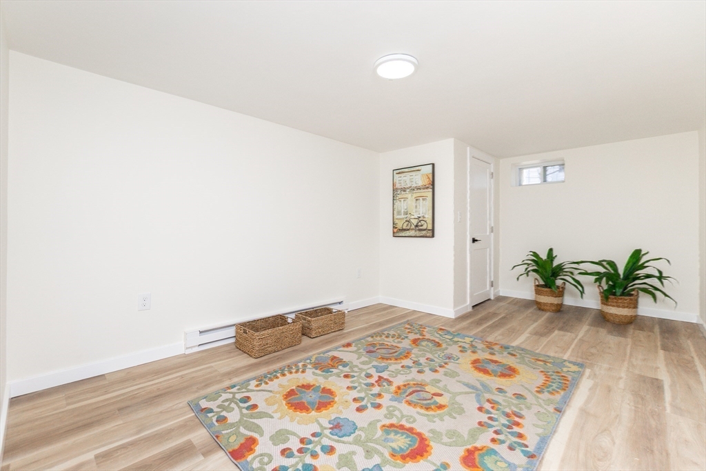 Peabody, Massachusetts, 01960, United States, 4 Bedrooms Bedrooms, ,3 BathroomsBathrooms,Residential,For Sale,1995158