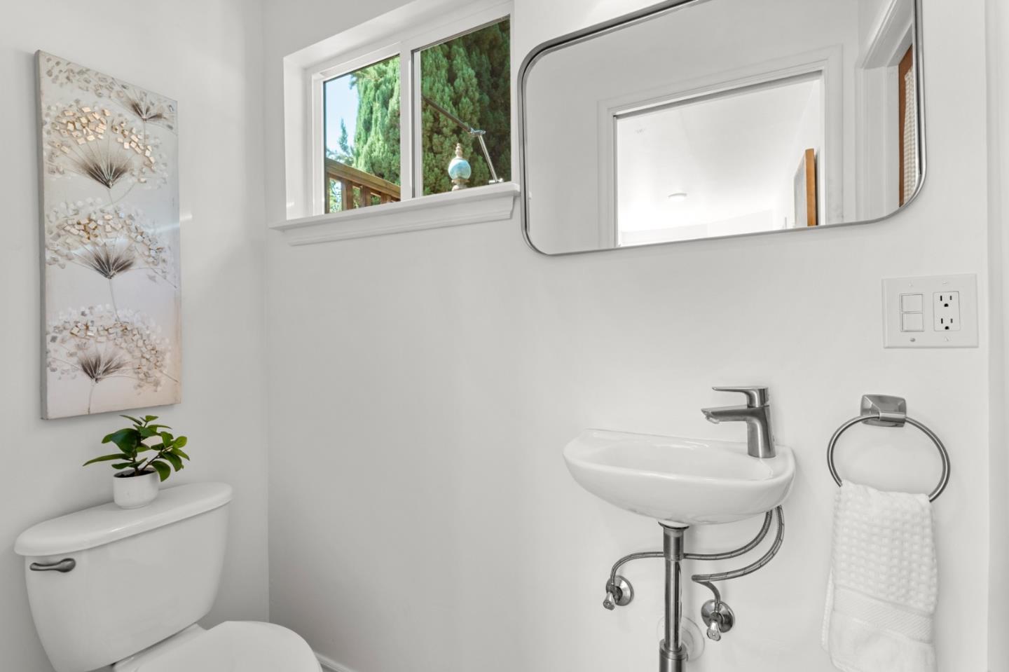 San Jose, California, 95125, United States, 3 Bedrooms Bedrooms, ,2 BathroomsBathrooms,Residential,For Sale,1951143
