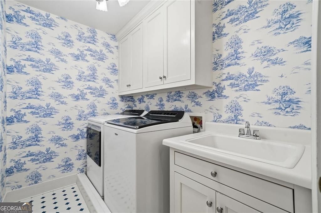 Kennesaw, Georgia, 30152, United States, 5 Bedrooms Bedrooms, ,3 BathroomsBathrooms,Residential,For Sale,1988783