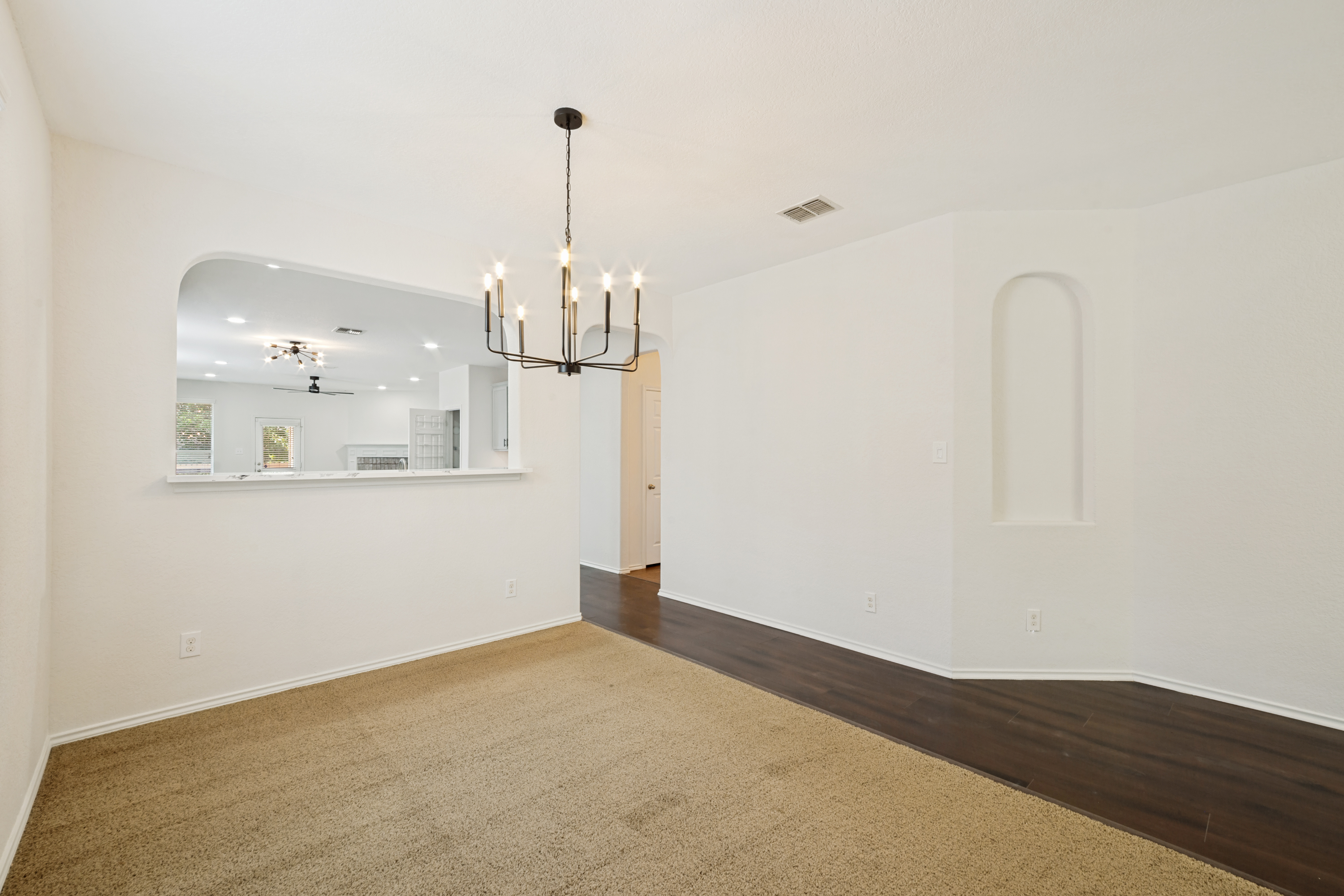  Charming Home with Fireplace and Patio - 物件實景