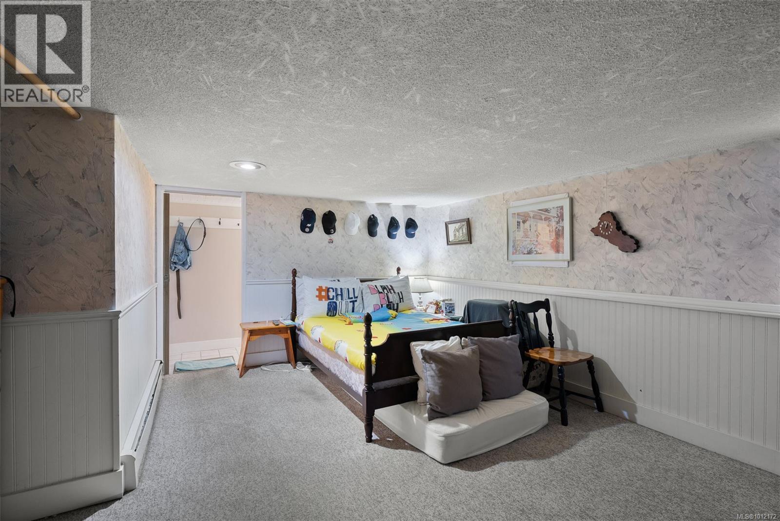 SIDNEY, British Columbia, V8L 2W2, CA, 5 Bedrooms Bedrooms, ,5 BathroomsBathrooms,Residential,For Sale,1949538