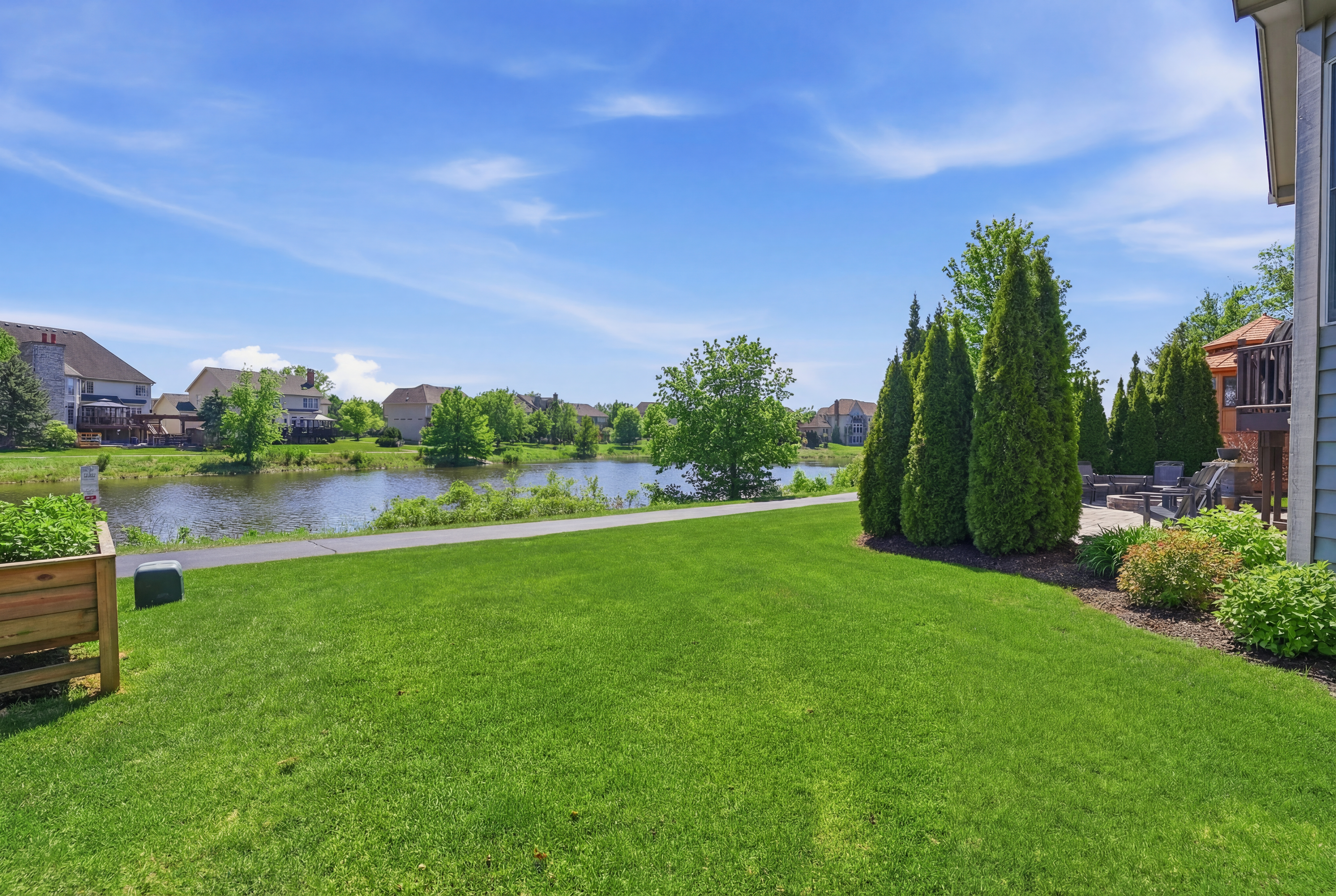  The Crown Jewel of Tall Grass: Waterfront Privacy Meets the Ultimate Layout - 物件實景