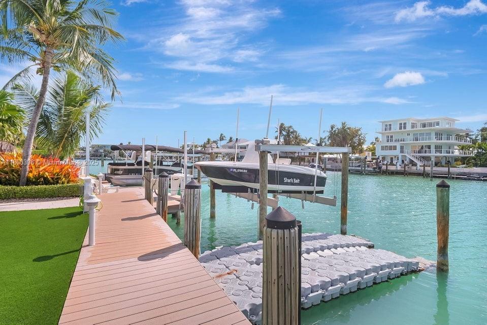 Islamorada, Florida, 33036, United States, 8 Bedrooms Bedrooms, ,10 BathroomsBathrooms,Residential,For Sale,1807381