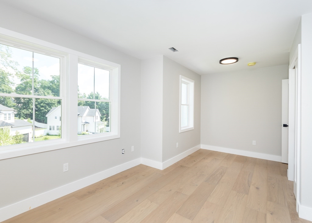 Waltham, Massachusetts, 02453, United States, 4 Bedrooms Bedrooms, ,5 BathroomsBathrooms,Residential,For Sale,1858244