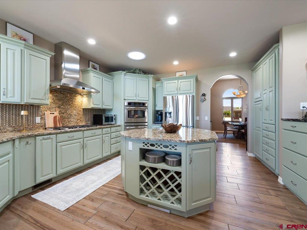 Montrose, Colorado, 81401, United States, 4 Bedrooms Bedrooms, ,3 BathroomsBathrooms,Residential,For Sale,1847638