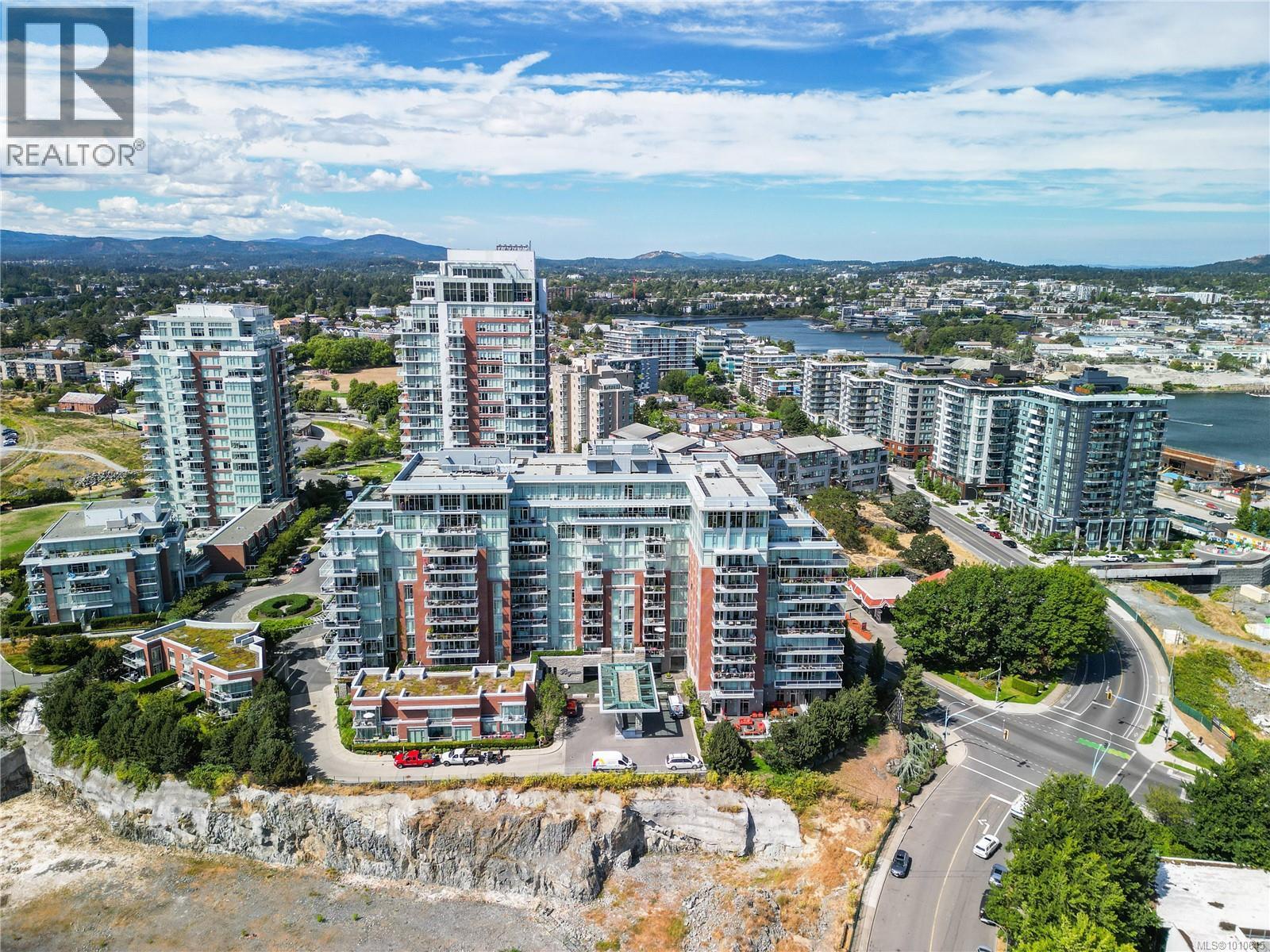 VICTORIA, British Columbia, V9A 0A1, CA, 2 Bedrooms Bedrooms, ,3 BathroomsBathrooms,Residential,For Sale,1949456