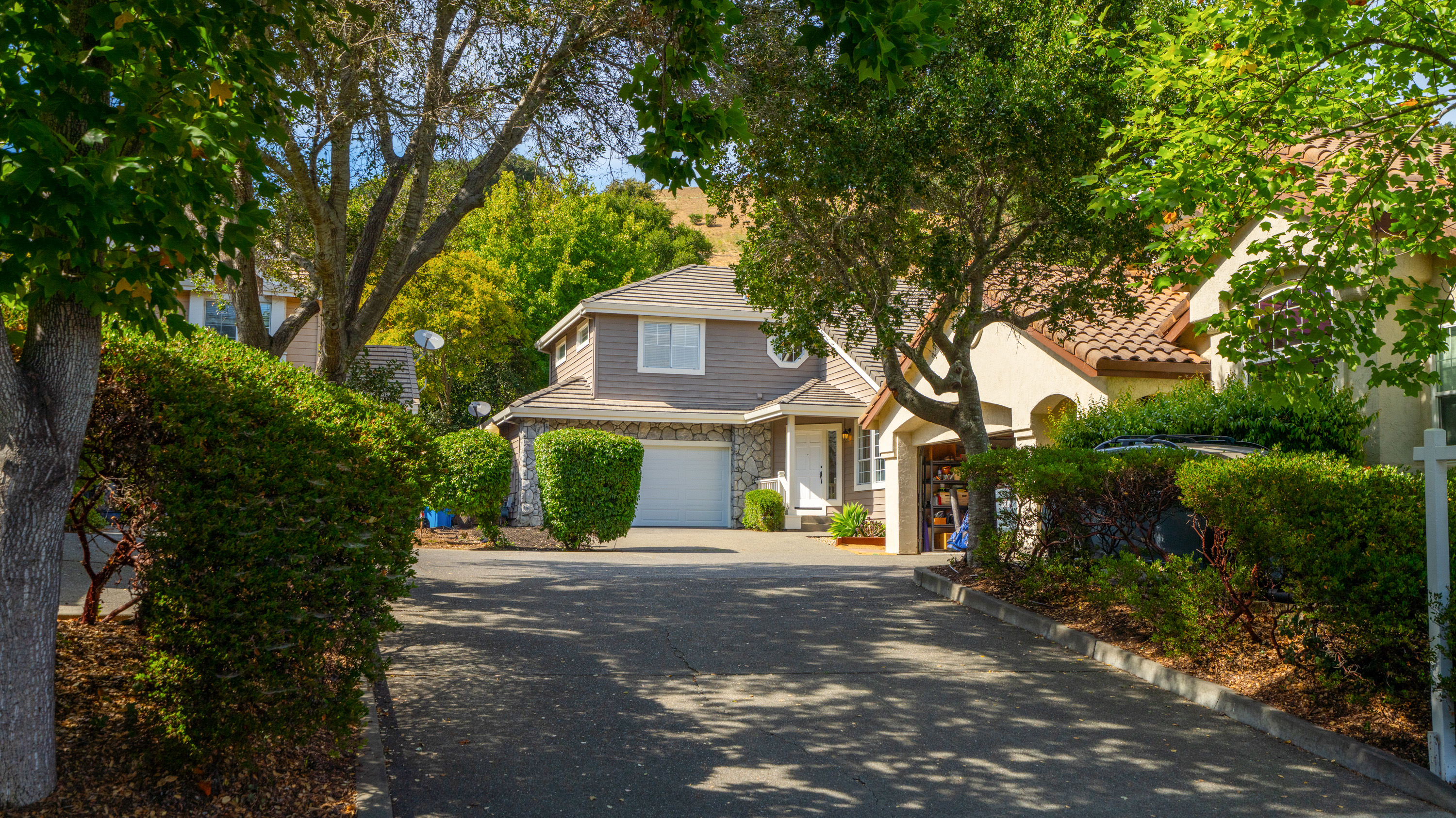  Coveted Contemporary House in Victoria Neighborhood - 物件實景