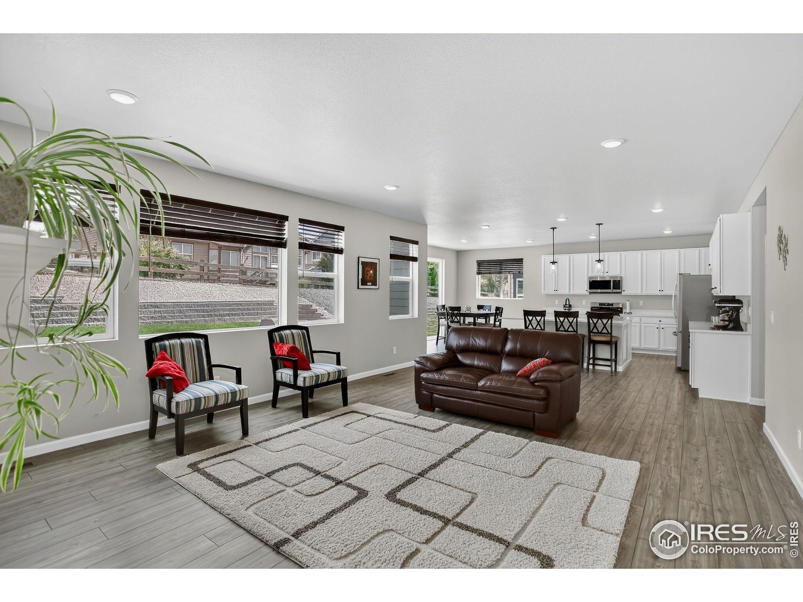 Mead, Colorado, 80542, United States, 5 Bedrooms Bedrooms, ,3 BathroomsBathrooms,Residential,For Sale,1941802